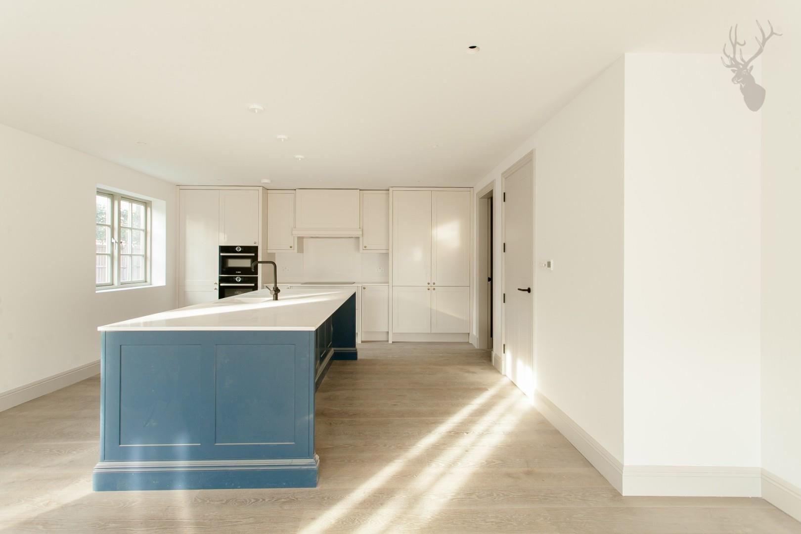 Property For Sale Avey Lane, Waltham Abbey, EN9 5 Bedroom House