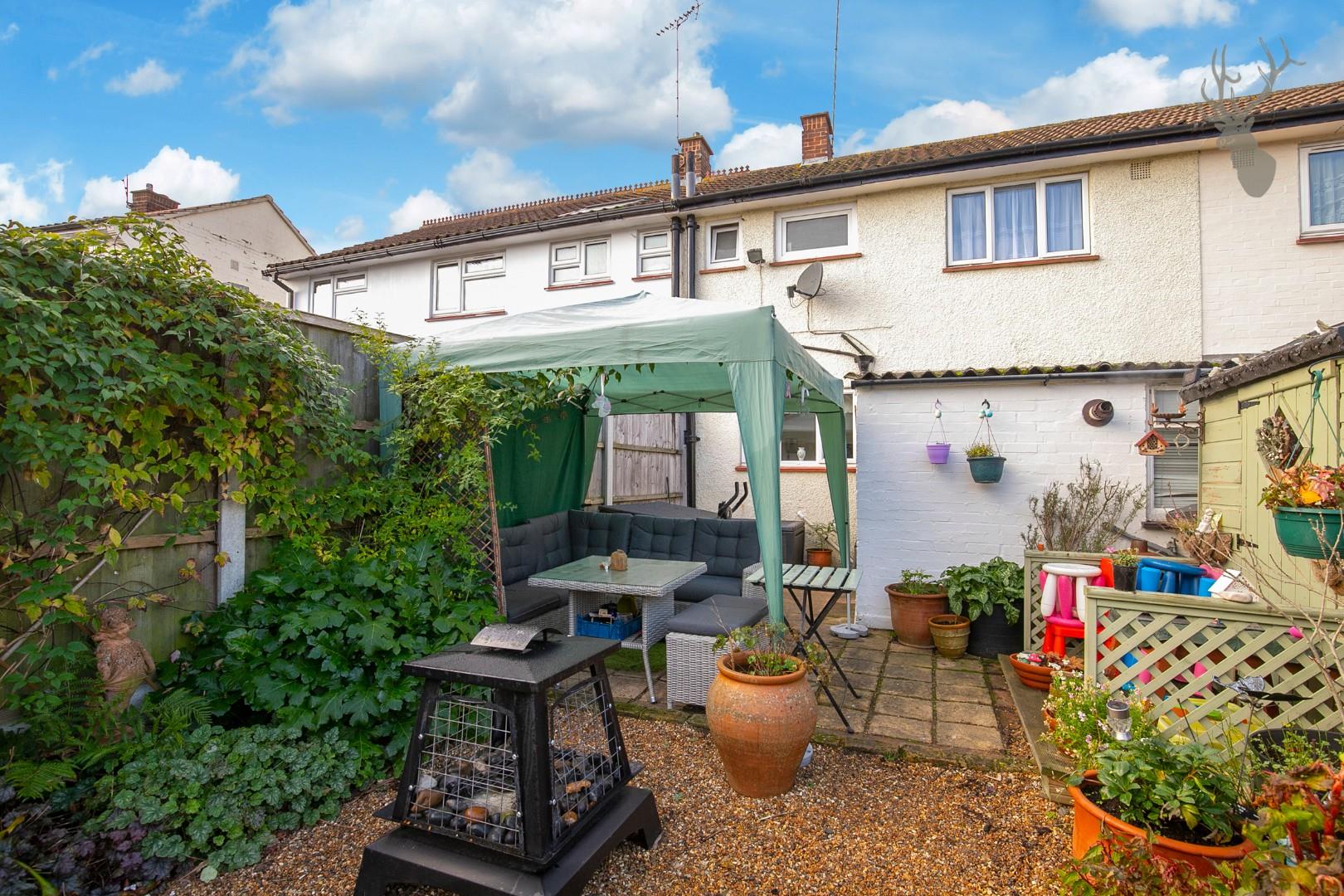 Property For Sale Theydon Park Road, Theydon Bois, CM16 2 Bedroom