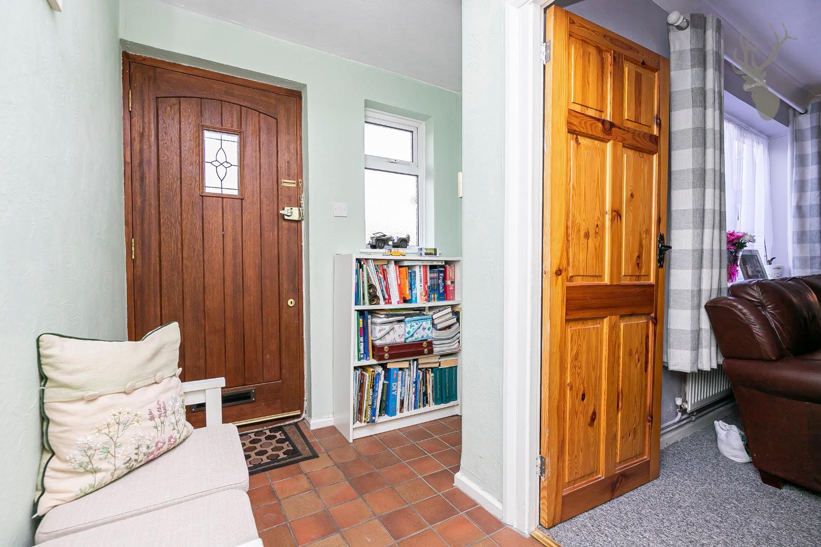 Property For Sale Theydon Park Road, Theydon Bois, CM16 2 Bedroom