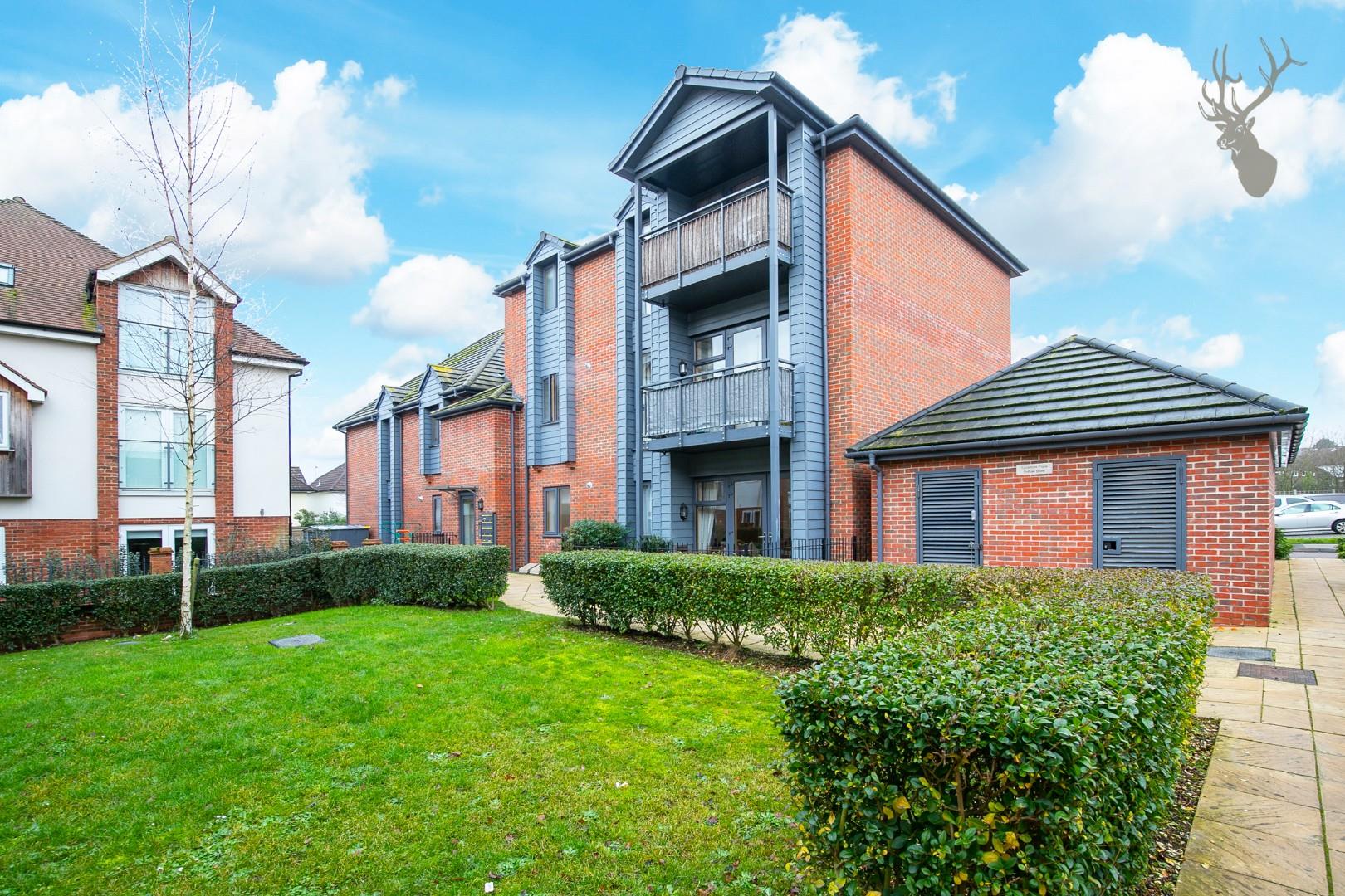 Property For Sale Sycamore Place, Chigwell, IG7 2 Bedroom Flat