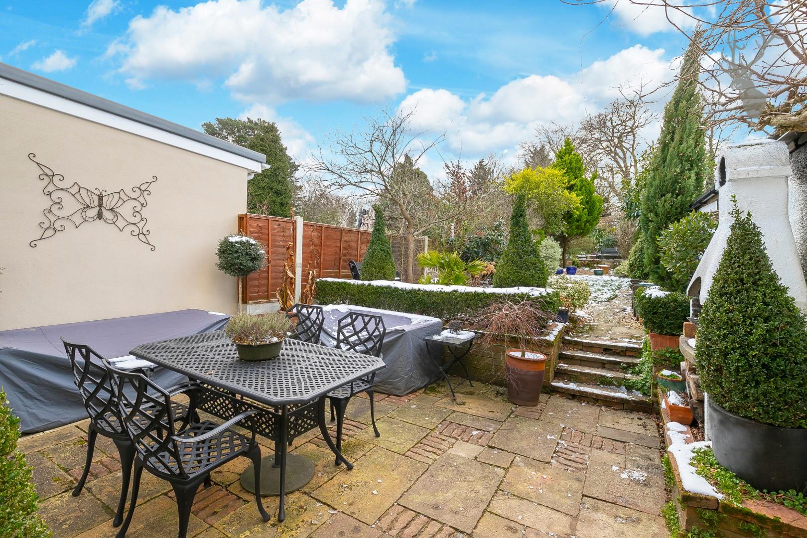 Property For Sale Crescent, Theydon Bois, CM16 4 Bedroom House