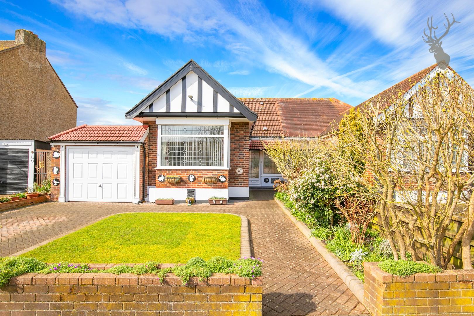 Similar Property: Bungalow in Theydon Bois