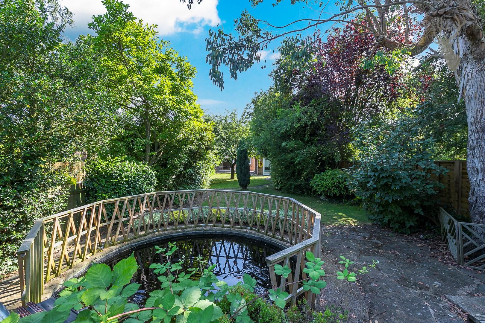 Property For Sale Crescent, Theydon Bois, CM16 4 Bedroom House