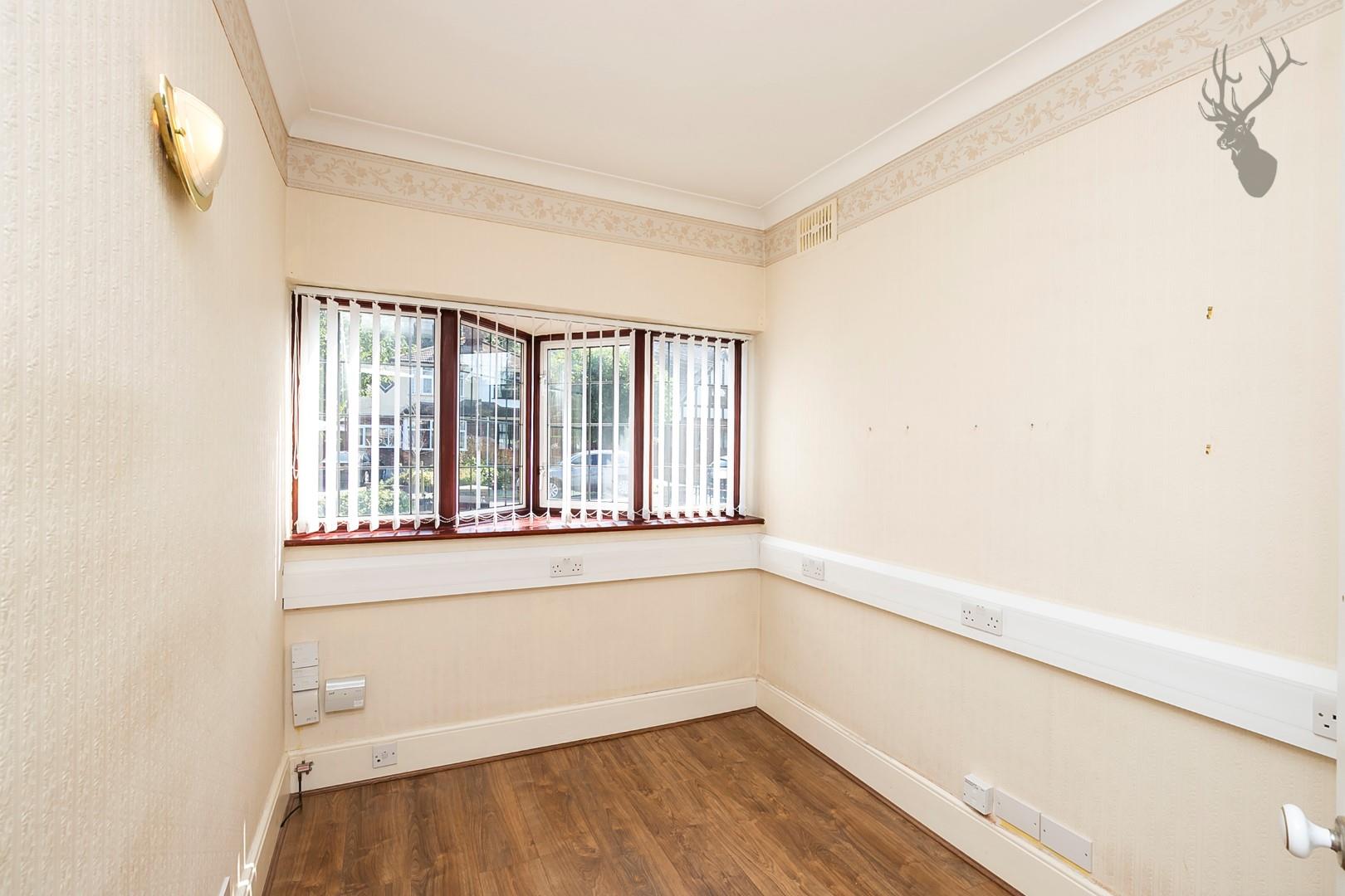 Property For Sale Crescent, Theydon Bois, CM16 4 Bedroom House