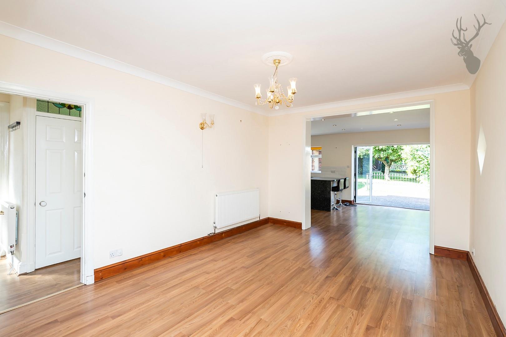 Property For Sale Crescent, Theydon Bois, CM16 4 Bedroom House