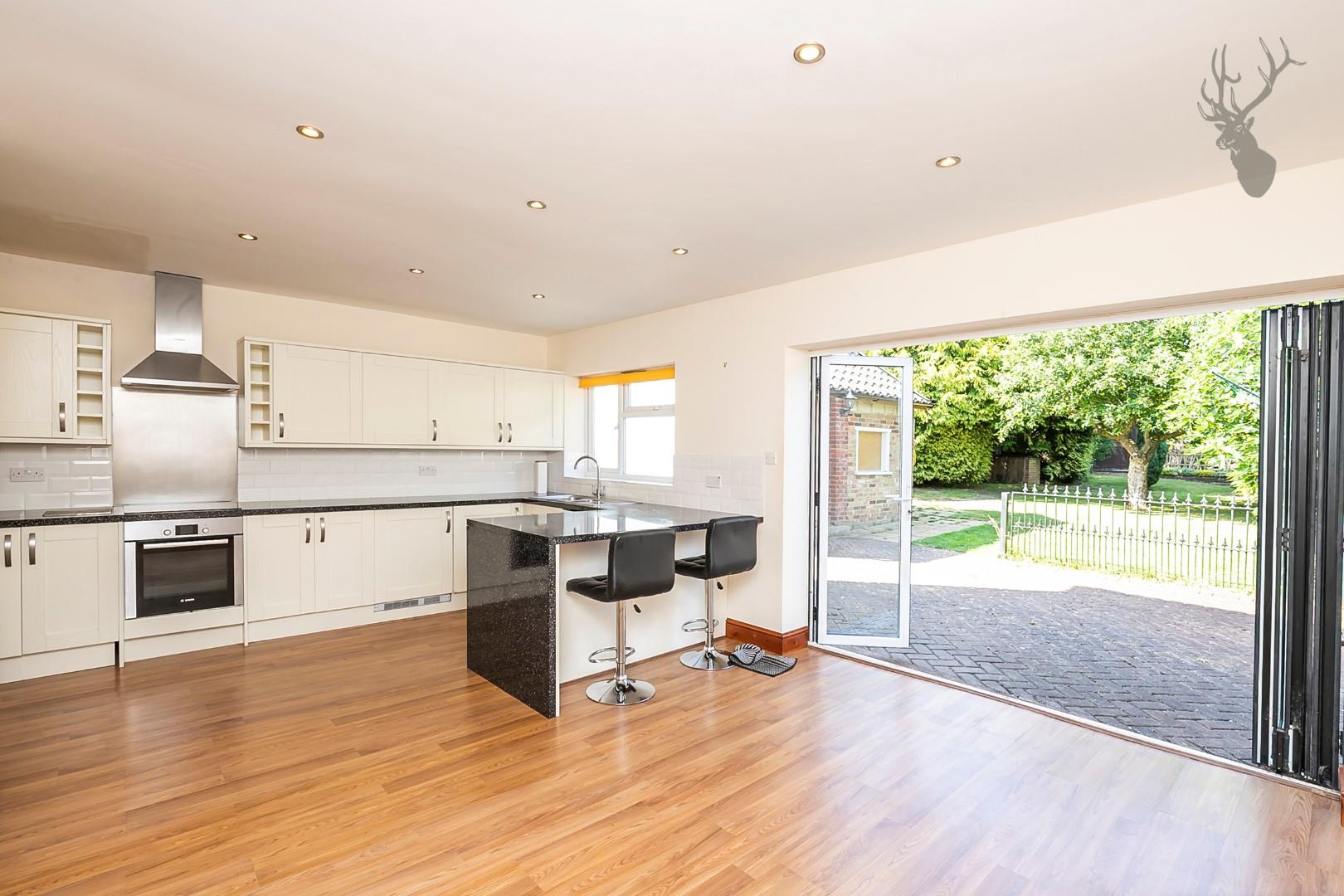 Property For Sale Crescent, Theydon Bois, CM16 4 Bedroom House