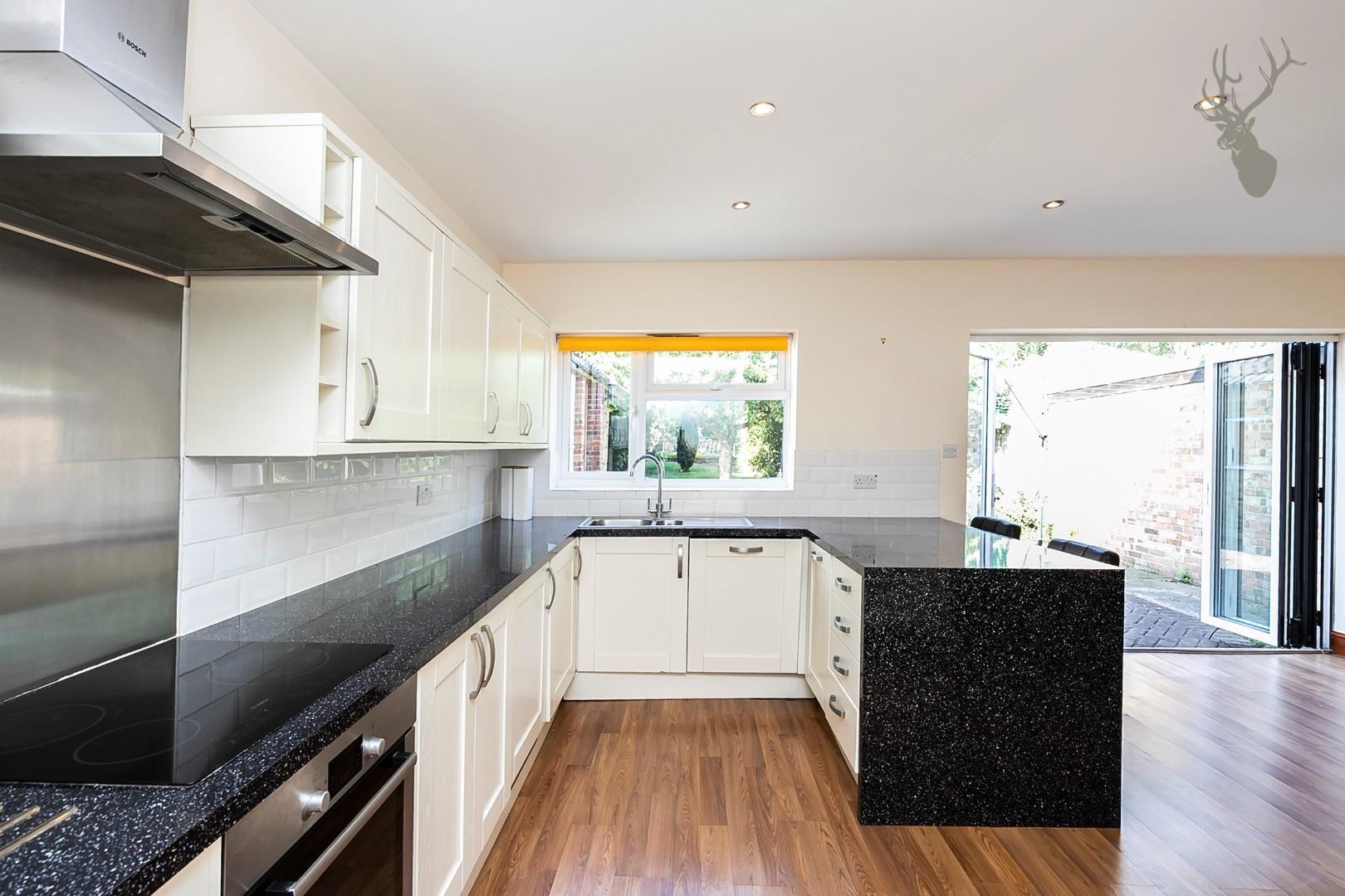 Property For Sale Crescent, Theydon Bois, CM16 4 Bedroom House