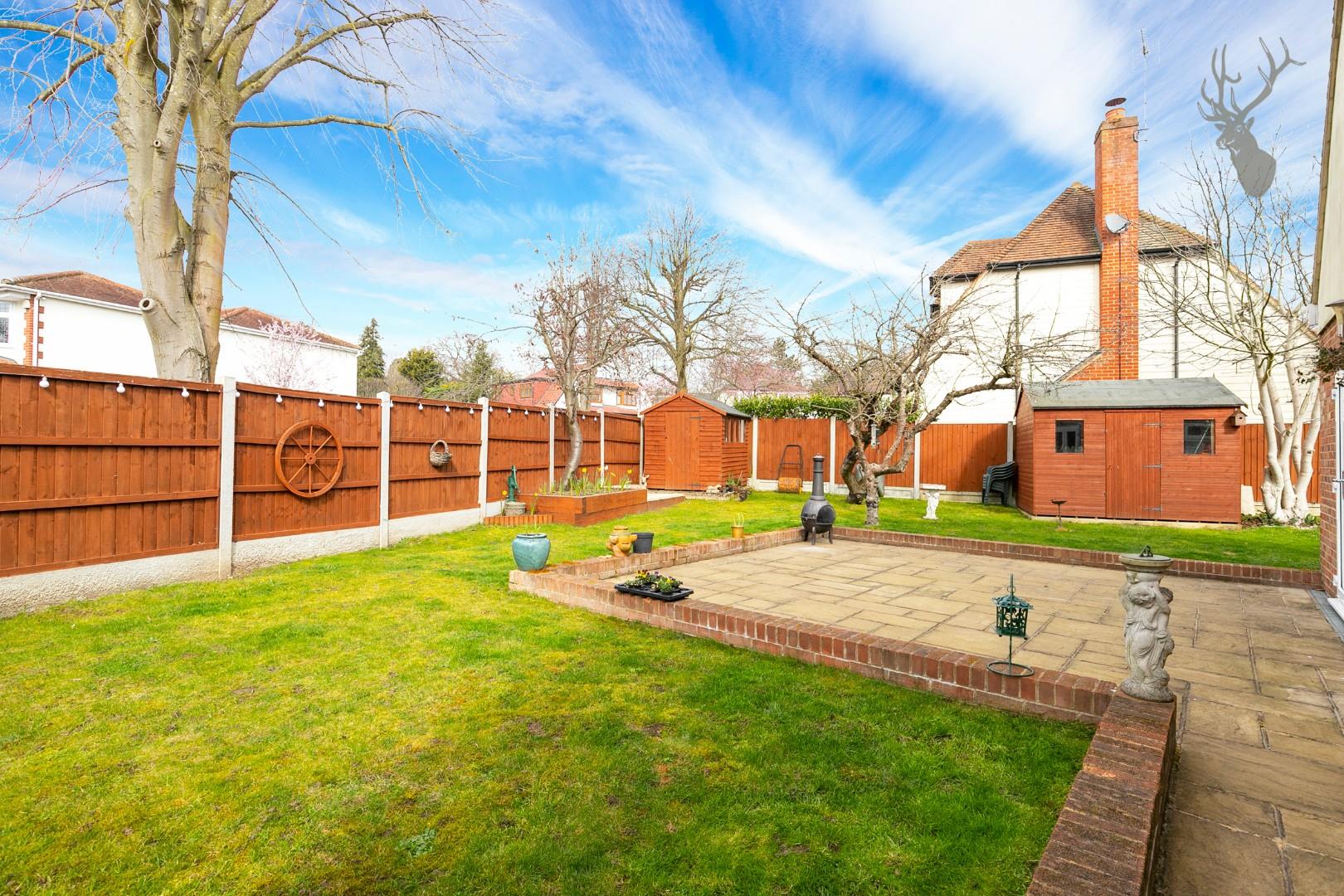 Property For Sale Crescent, Theydon Bois, CM16 3 Bedroom House