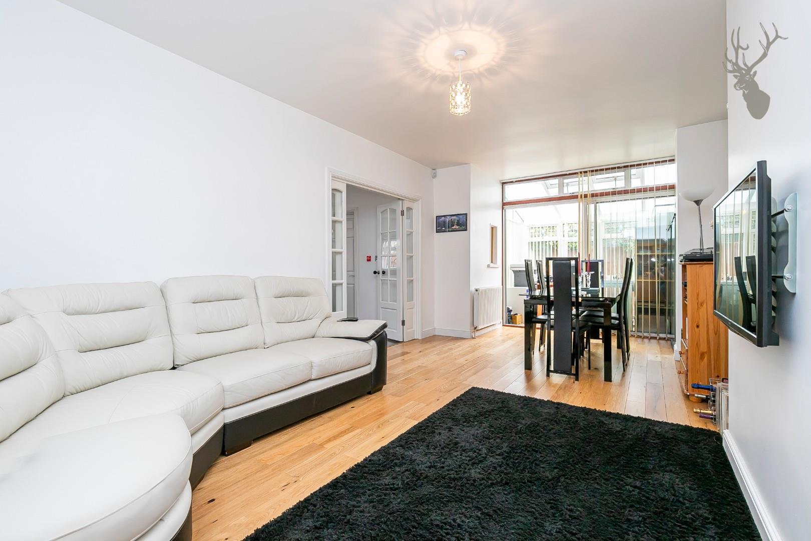 Property For Sale Crescent, Theydon Bois, CM16 3 Bedroom House