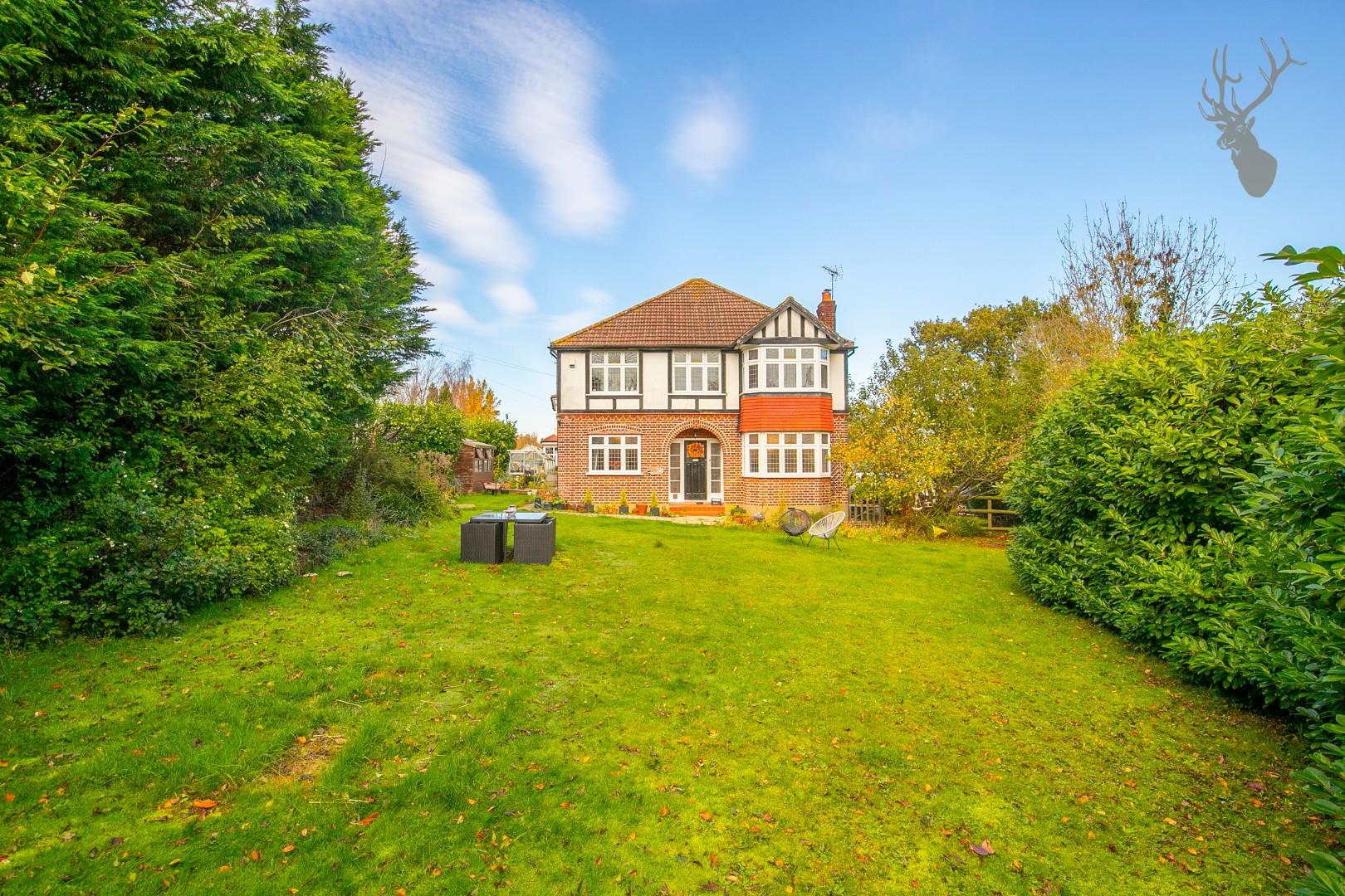 Property For Sale Dukes Avenue, Theydon Bois, CM16 4 Bedroom House