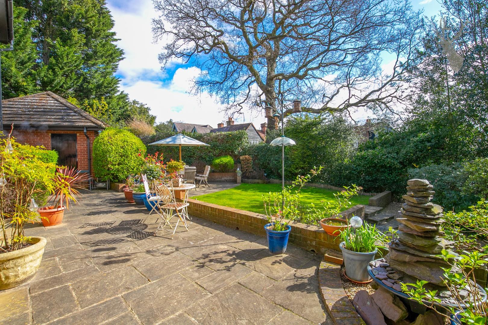 Property For Sale Wallers Hoppet, Loughton, IG10 4 Bedroom House