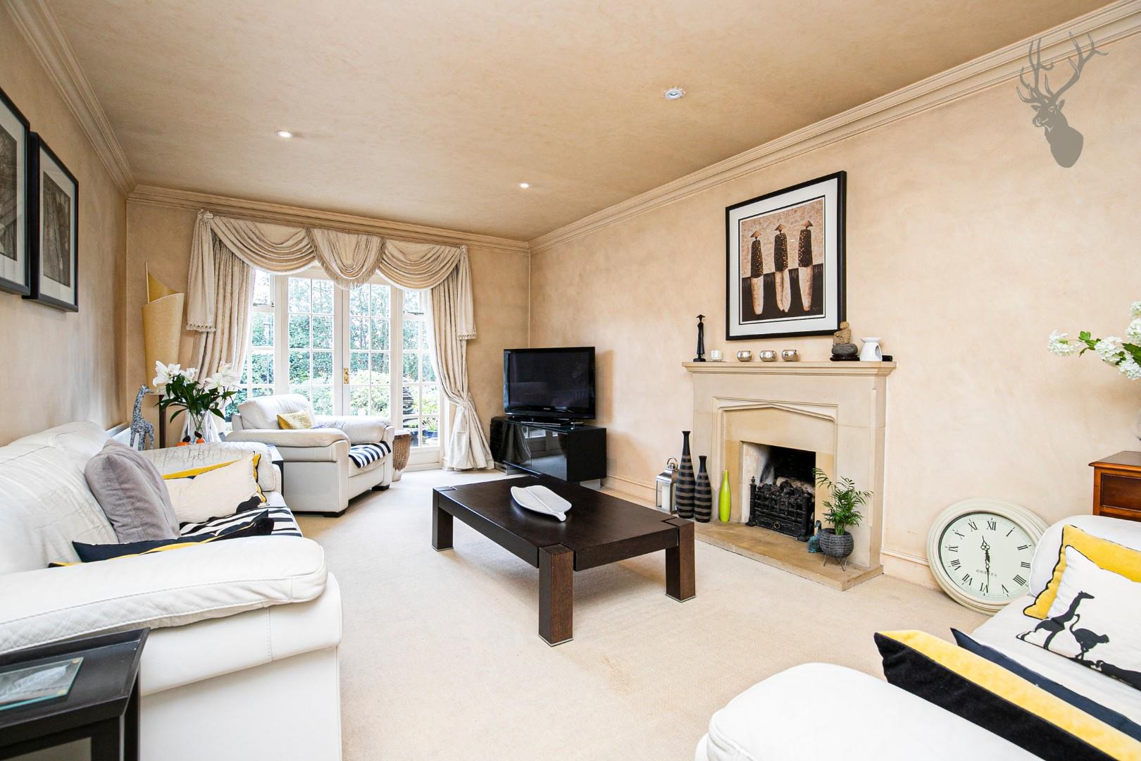 Property For Sale Wallers Hoppet, Loughton, IG10 4 Bedroom House