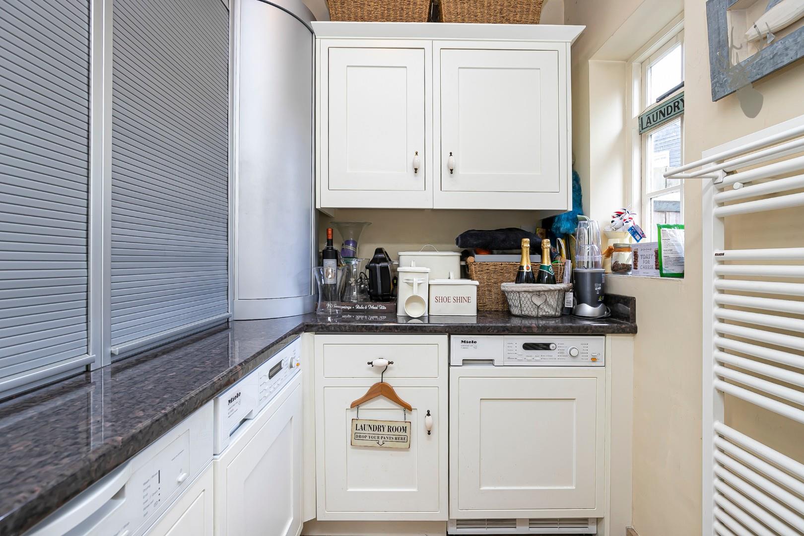 Property For Sale Wallers Hoppet, Loughton, IG10 4 Bedroom House