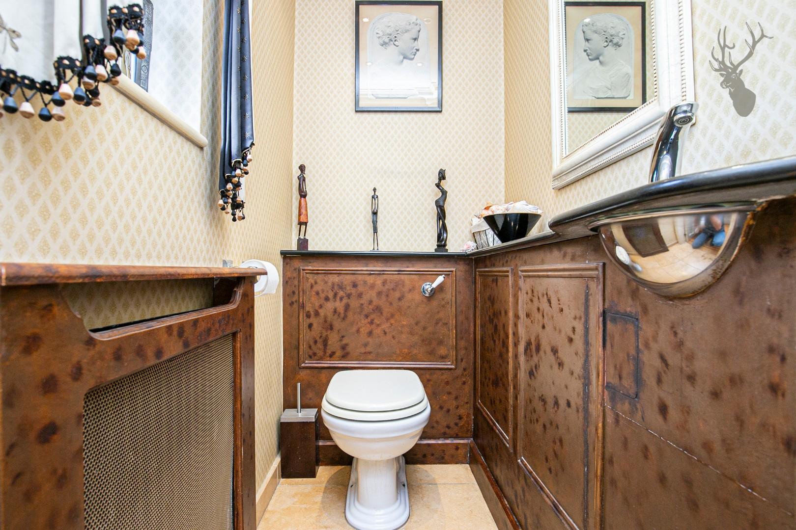 Property For Sale Wallers Hoppet, Loughton, IG10 4 Bedroom House