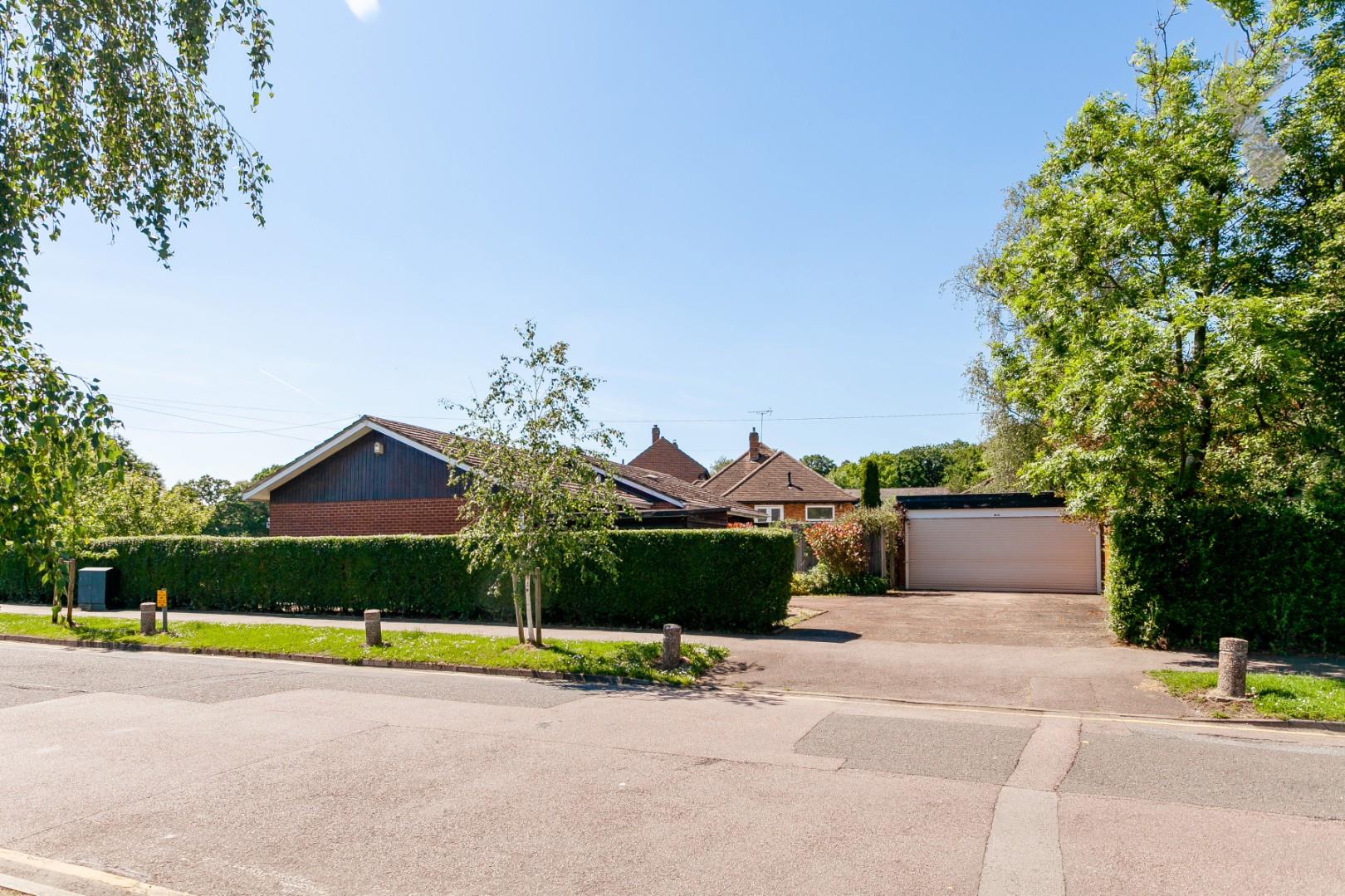 Property For Sale Coppice Row, Theydon Bois, CM16 3 Bedroom Bungalow