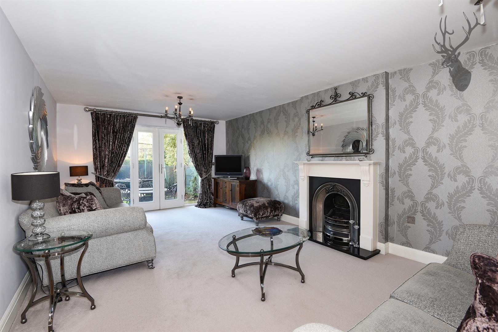 Property For Sale Woodland Way, Theydon Bois, CM16 4 Bedroom House