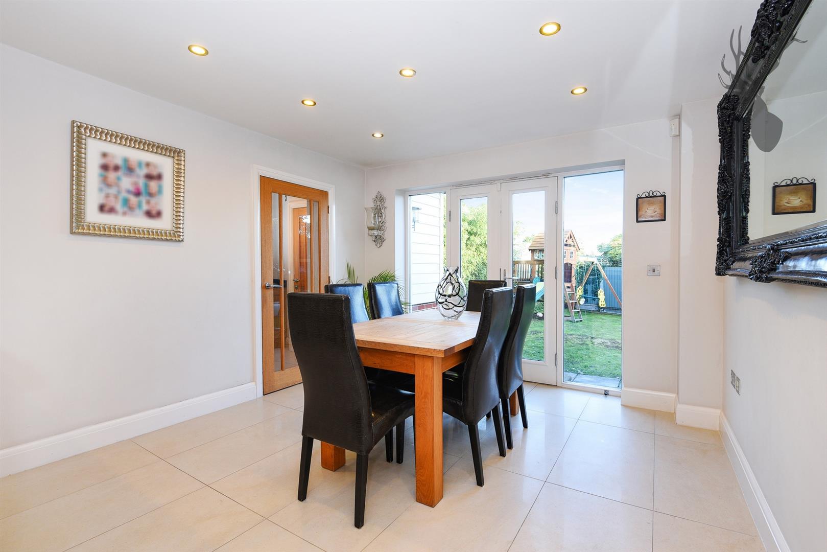 Property For Sale Woodland Way, Theydon Bois, CM16 4 Bedroom House
