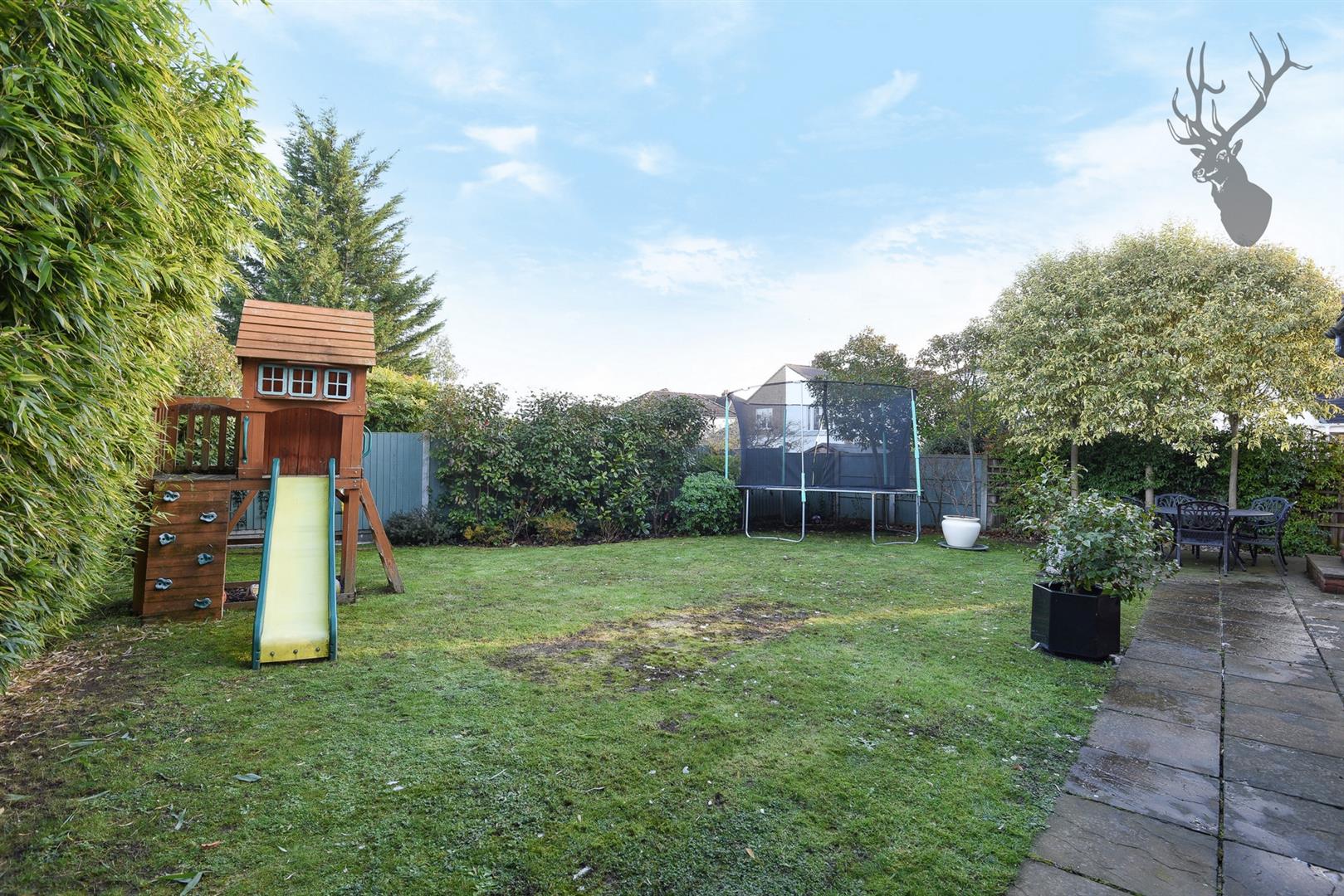 Property For Sale Woodland Way, Theydon Bois, CM16 4 Bedroom House