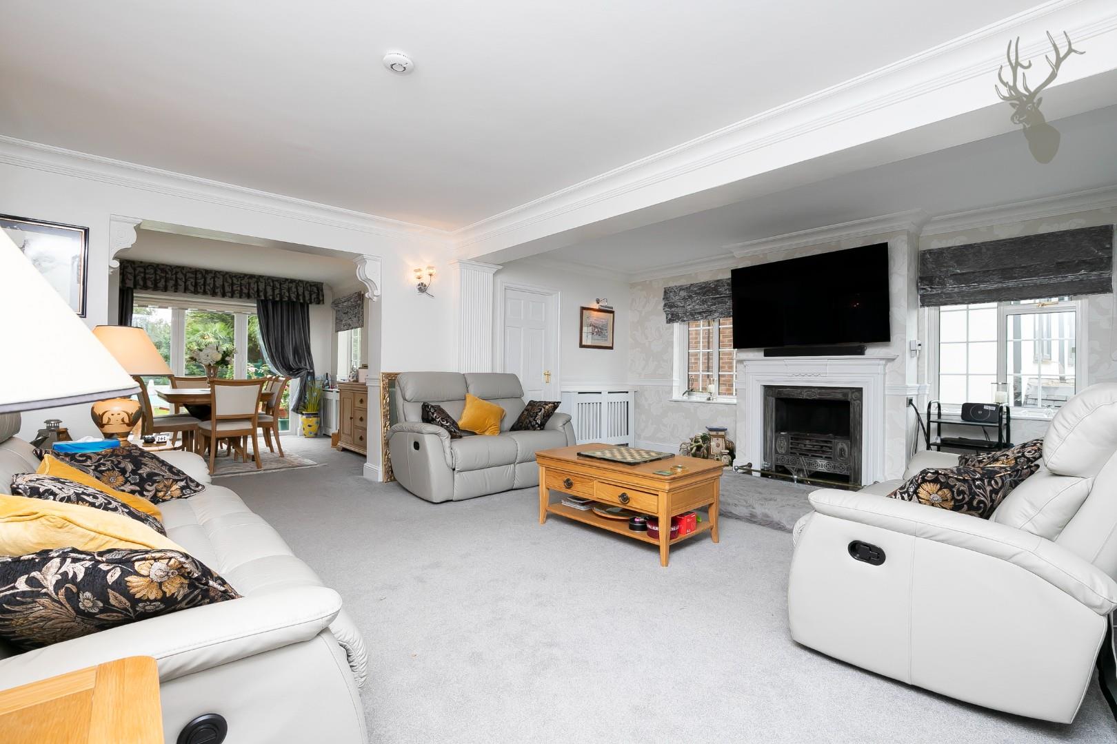 Property For Sale Broadstrood, Loughton, IG10 5 Bedroom House