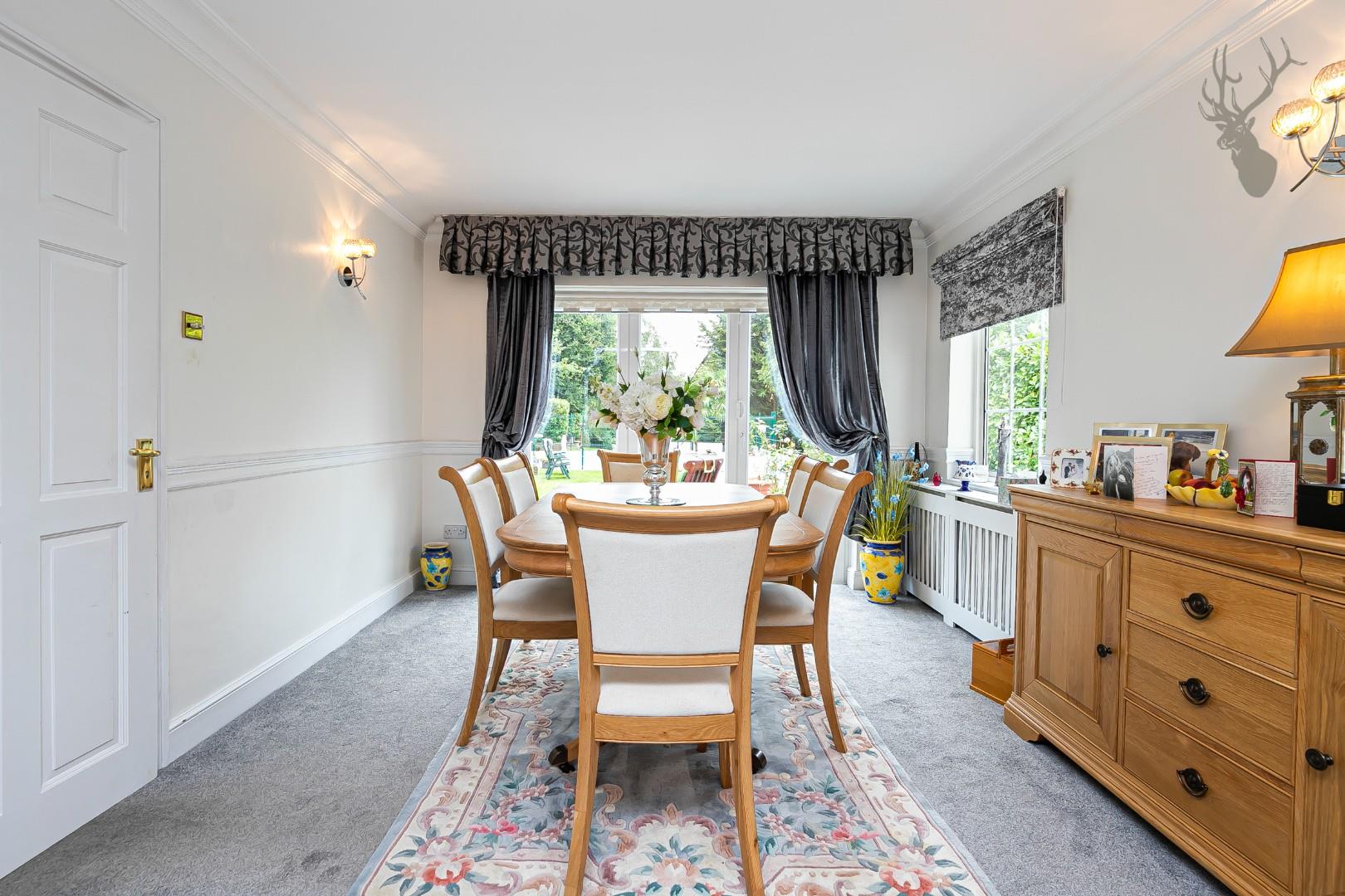 Property For Sale Broadstrood, Loughton, IG10 5 Bedroom House