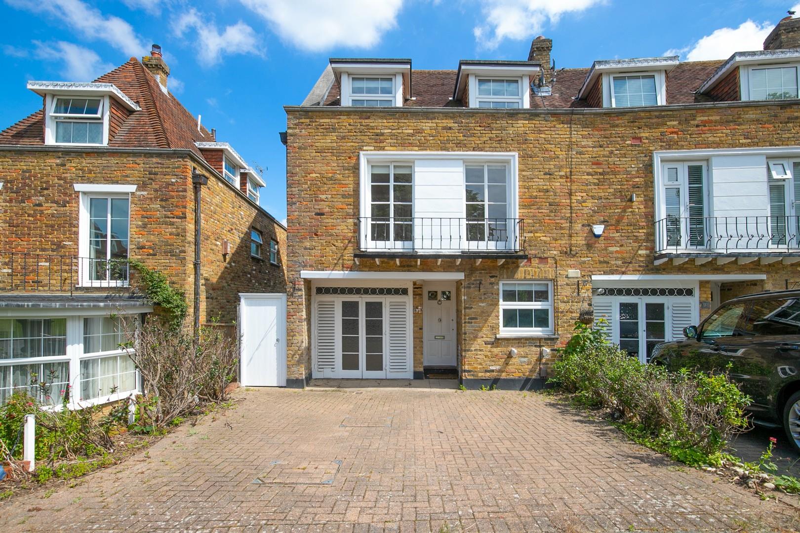 Similar Property: House - End Terrace in Epping