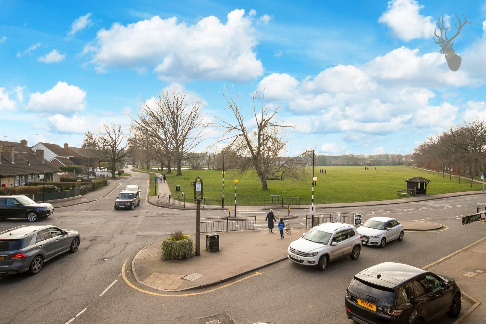 Property For Sale Forest Drive, Theydon Bois, CM16 2 Bedroom Flat