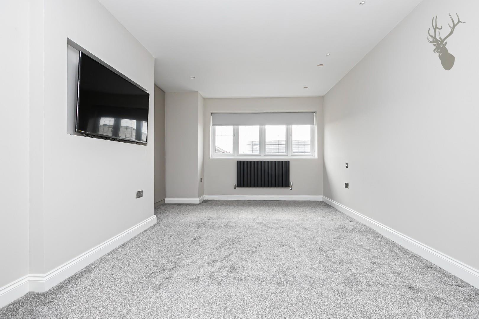 Property To Rent Farm Road, Rainham, RM13 4 Bedroom House through