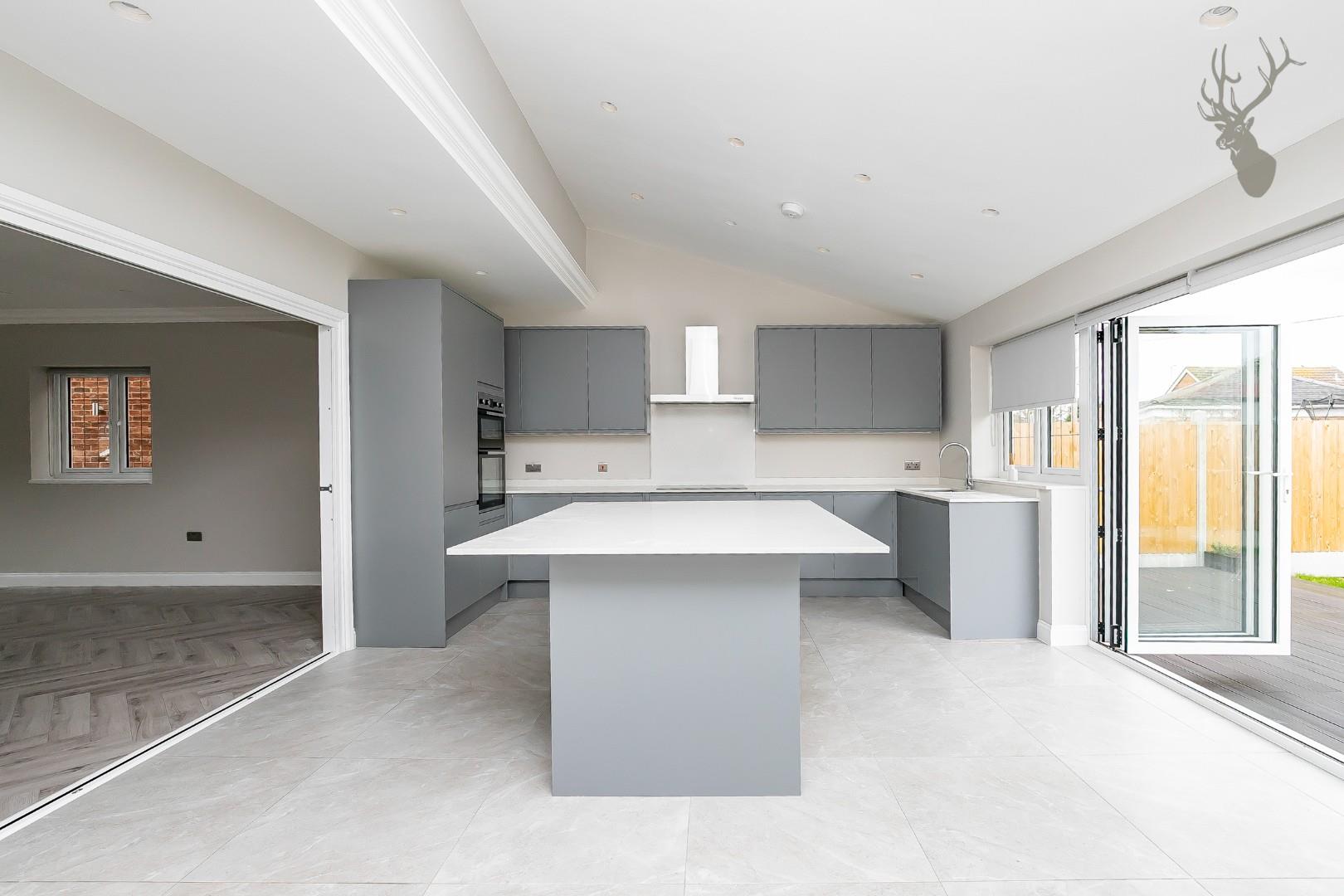 Property To Rent Farm Road, Rainham, RM13 4 Bedroom House through