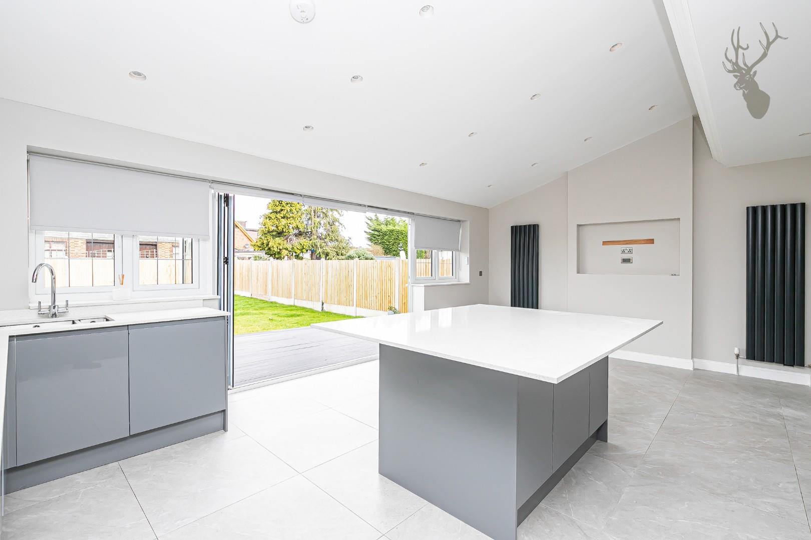 Property To Rent Farm Road, Rainham, RM13 4 Bedroom House through