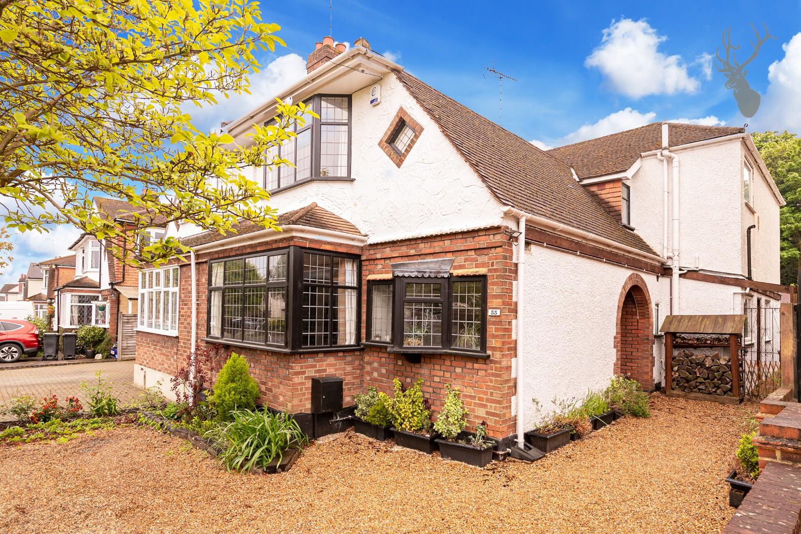 Property For Sale Crescent, Theydon Bois, CM16 3 Bedroom House