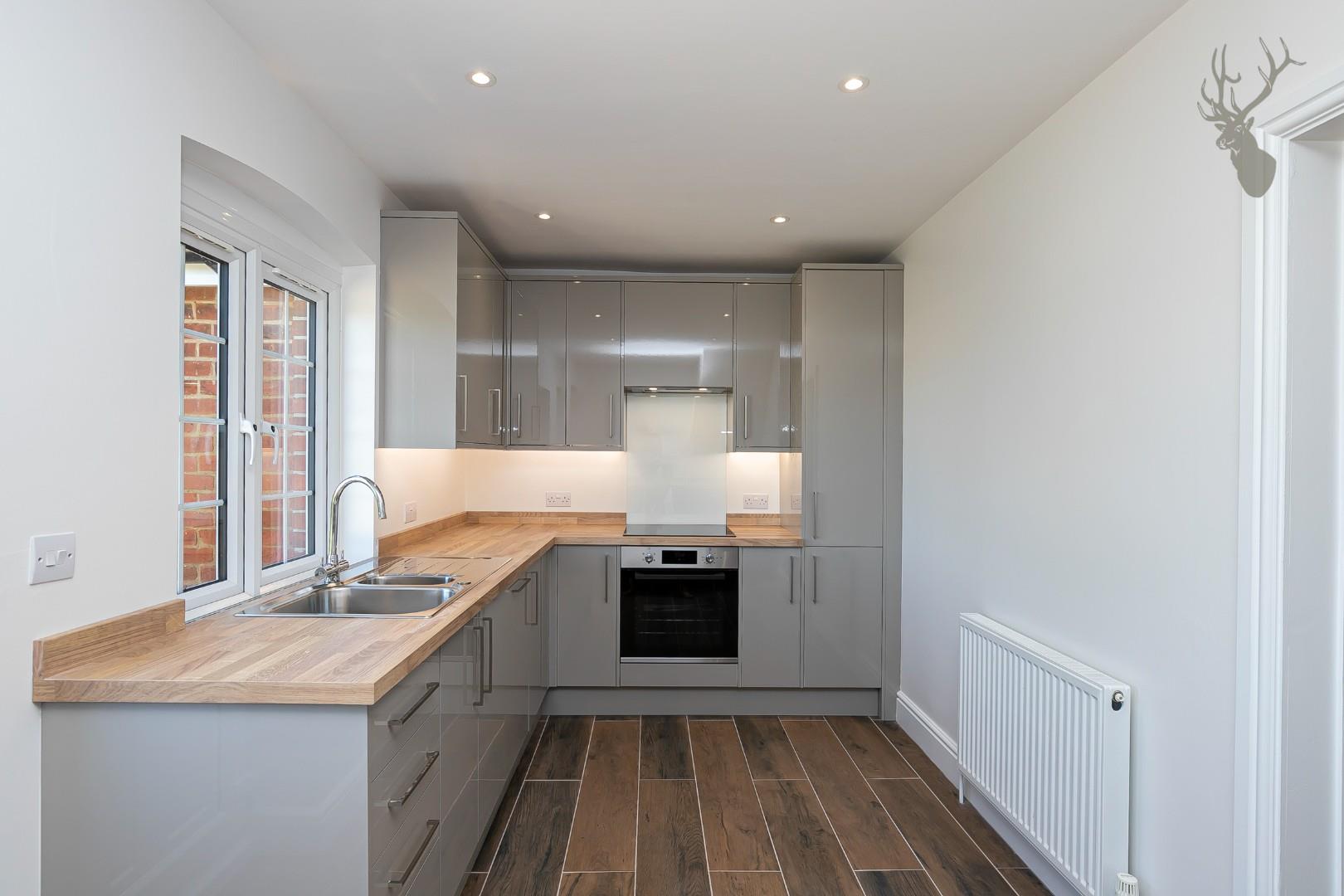 Property To Rent Stapleford Road, Stapleford Tawney, RM4 3 Bedroom