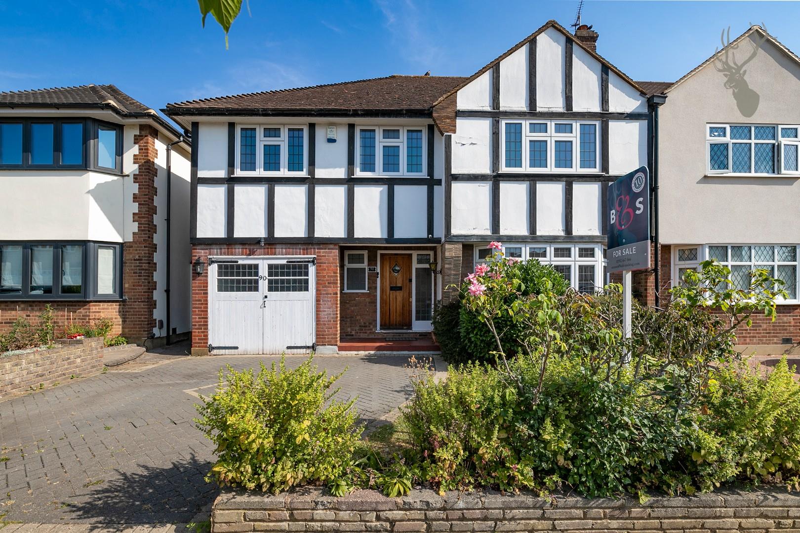 Property For Sale Dukes Avenue, Theydon Bois, CM16 5 Bedroom House