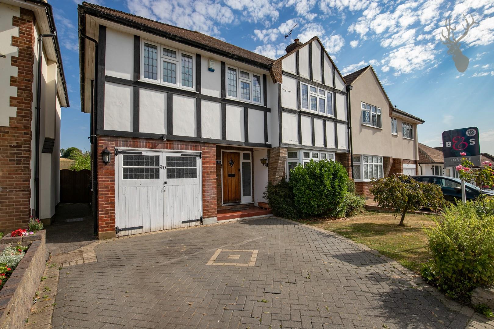 Property For Sale Dukes Avenue, Theydon Bois, CM16 5 Bedroom House