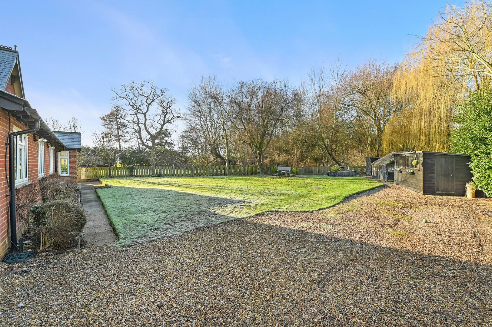 Property For Sale Ongar Road, Stapleford Tawney, RM4 4 Bedroom House