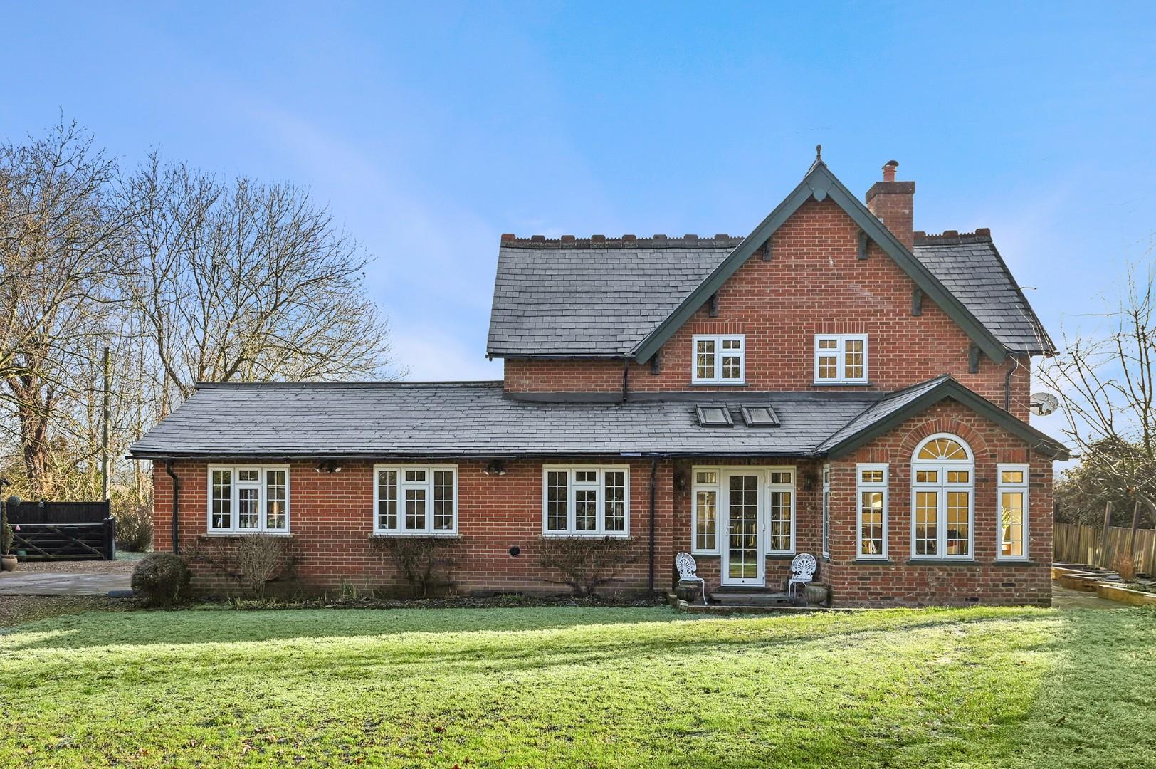 Property For Sale Ongar Road, Stapleford Tawney, RM4 4 Bedroom House