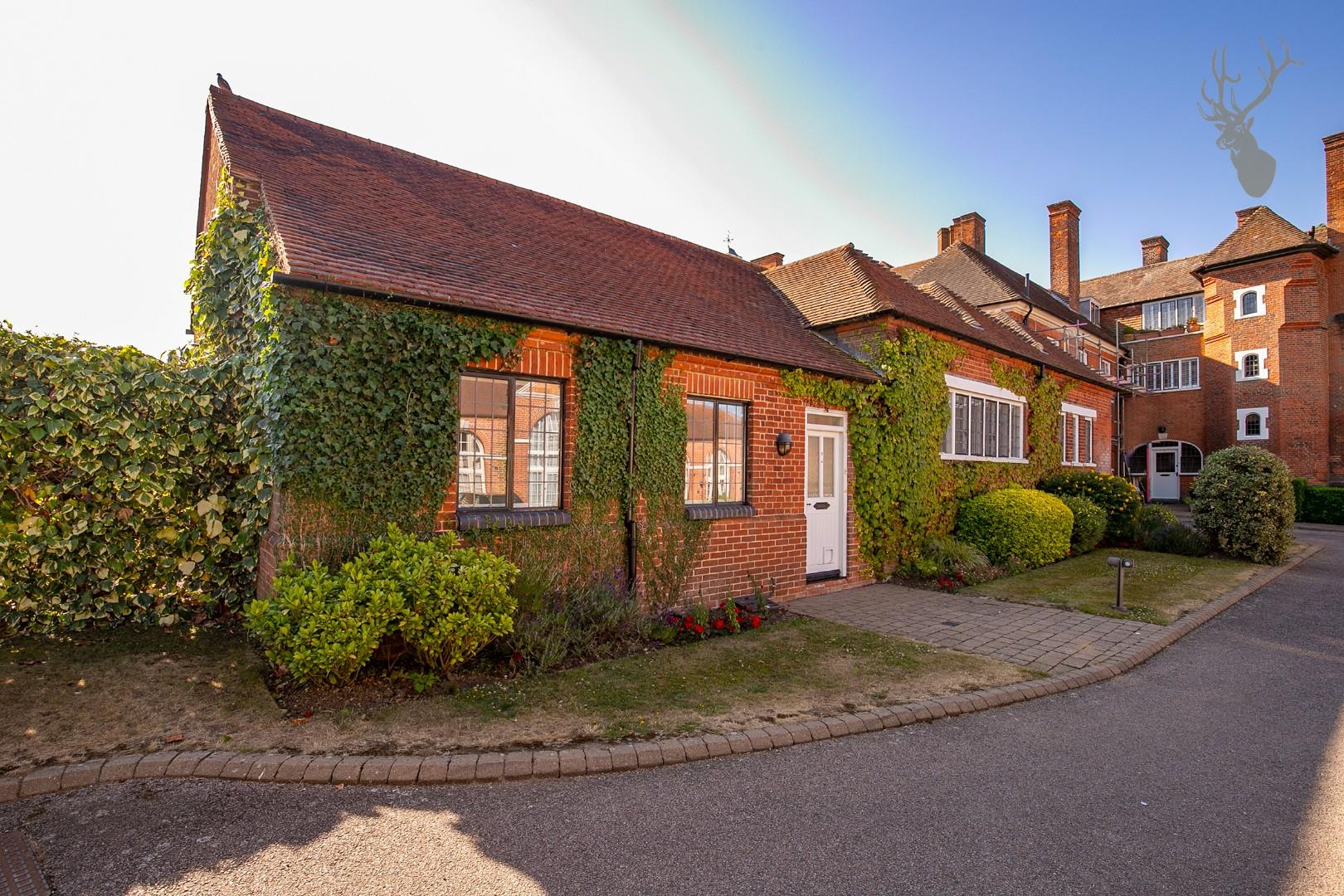 Property For Sale Hill Hall, Theydon Mount, CM16 3 Bedroom House