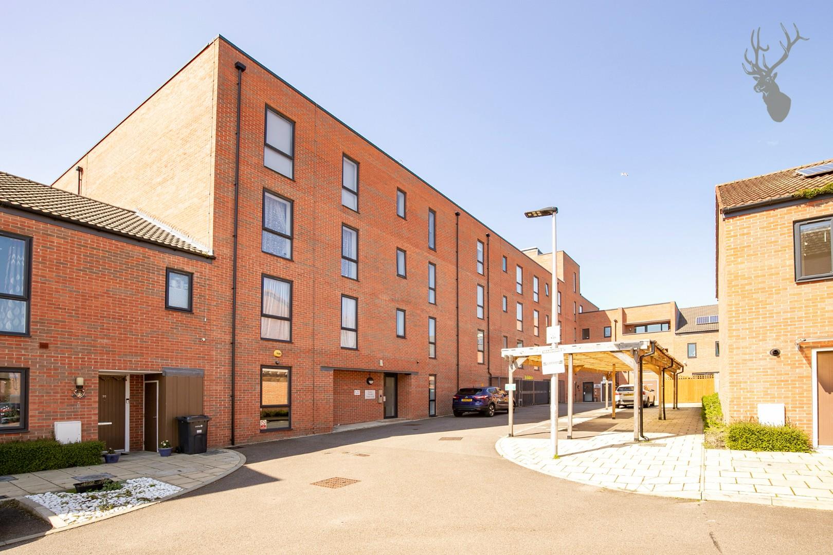 Property For Sale Marine Crescent, Ilford, IG6 2 Bedroom Apartment