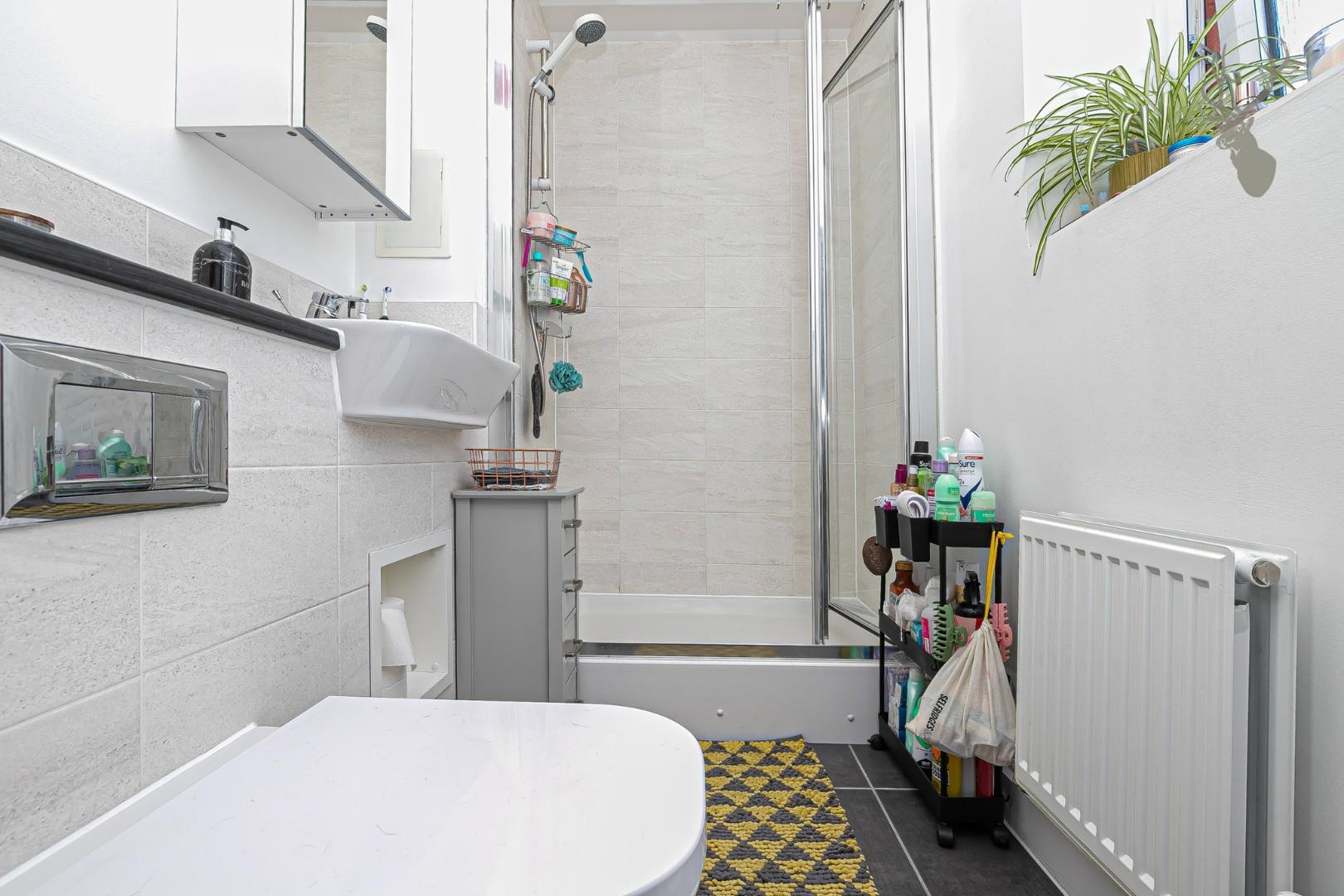 Property For Sale Marine Crescent, Ilford, IG6 2 Bedroom Apartment