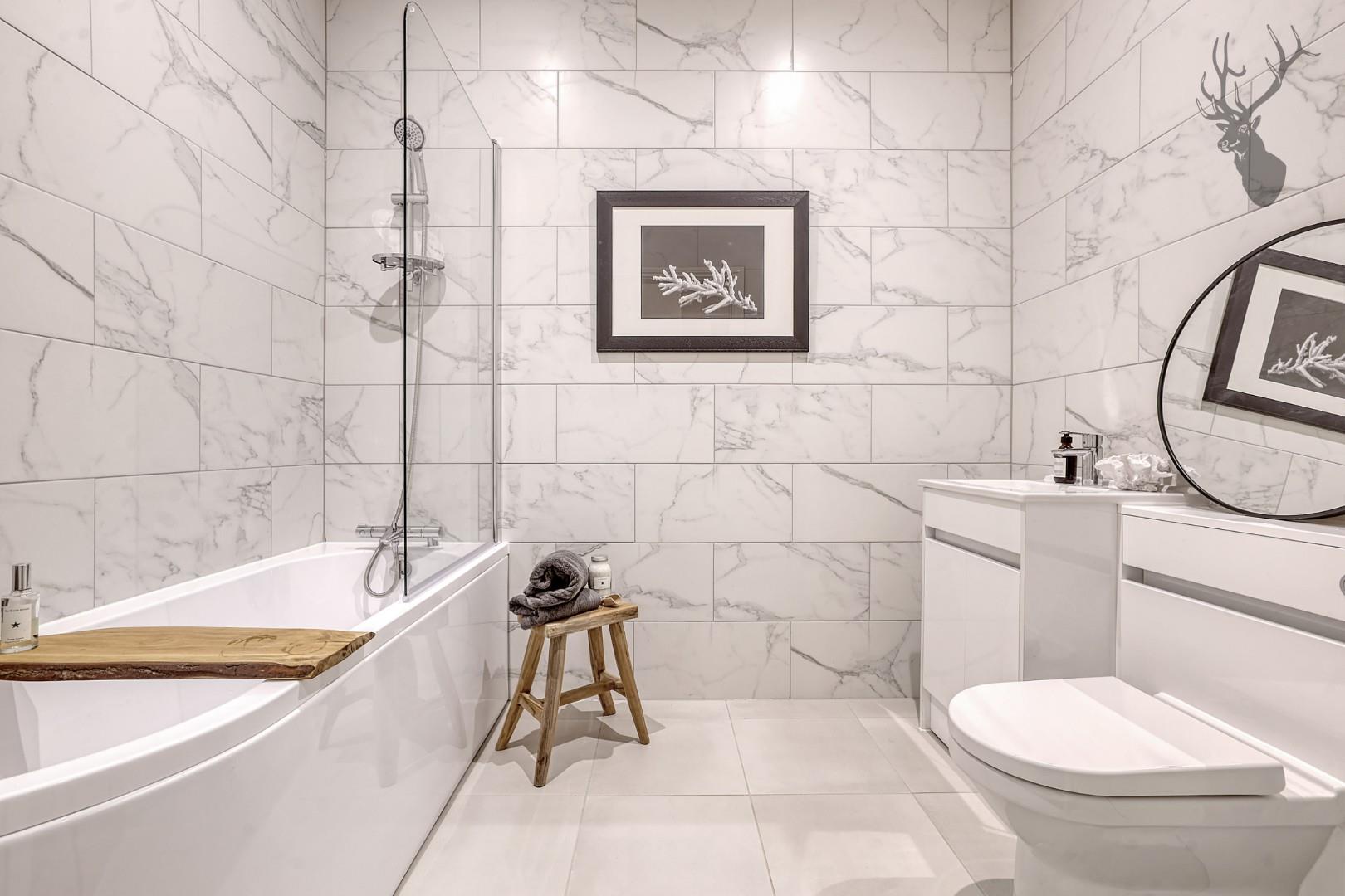 Property For Sale Lambourne Road, Chigwell, IG7 2 Bedroom Apartment