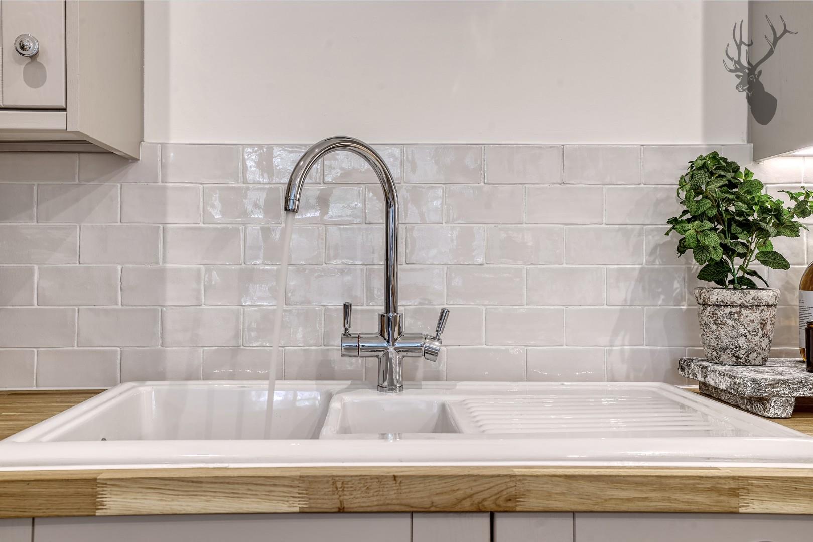 Property For Sale Lambourne Road, Chigwell, IG7 2 Bedroom Apartment