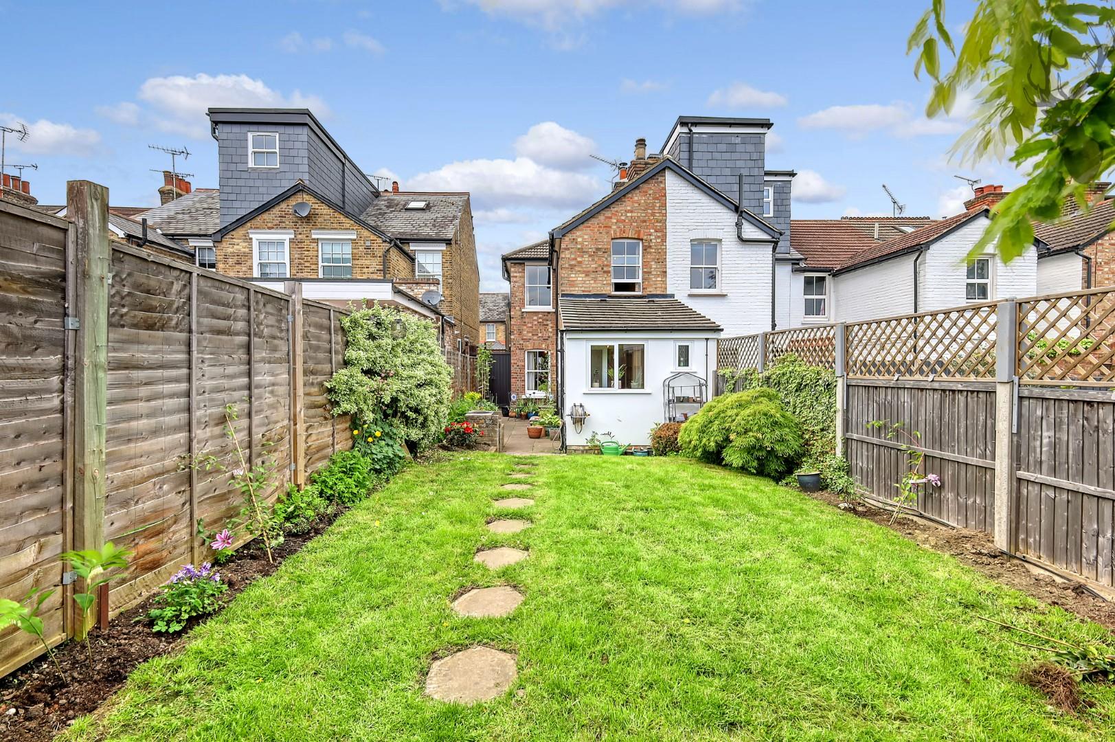 Property For Sale Woburn Avenue, Theydon Bois, CM16 3 Bedroom House