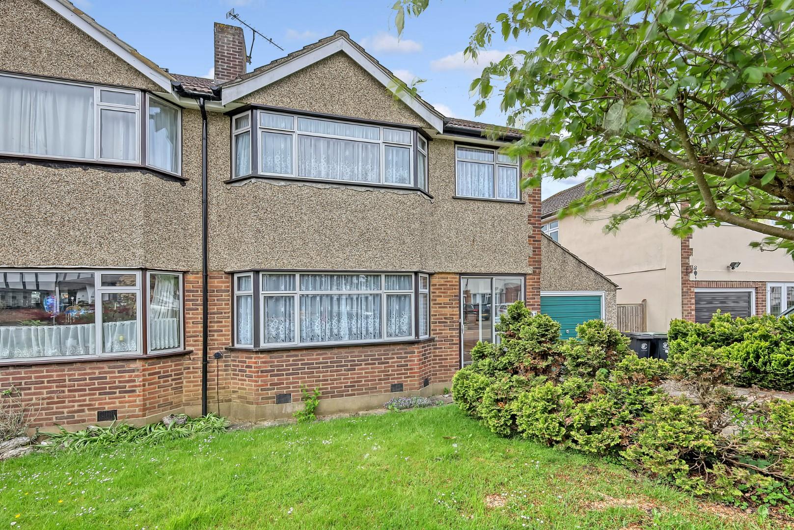 Property For Sale Woodland Way, Theydon Bois, CM16 3 Bedroom House