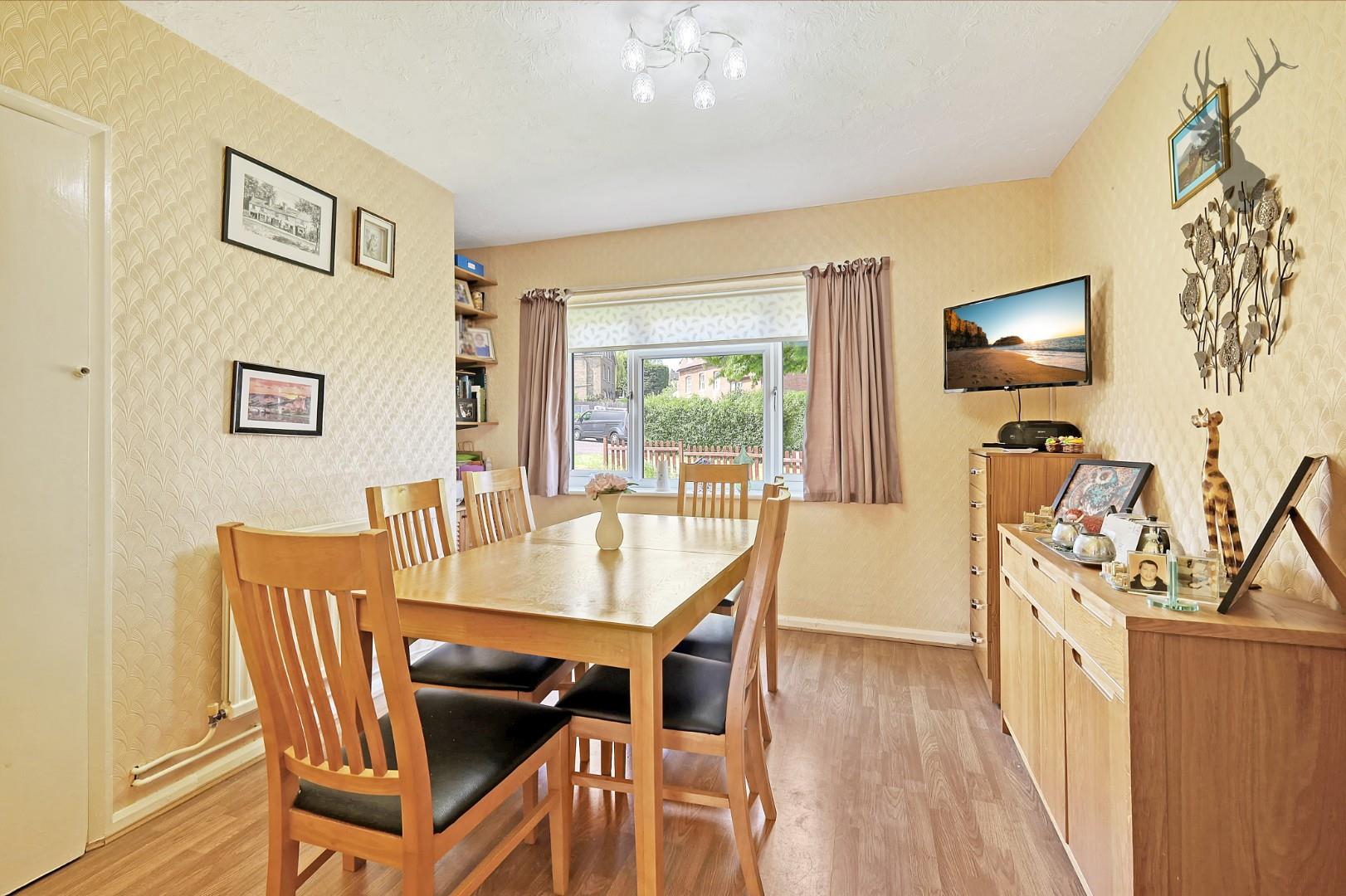 Property For Sale Theydon Park Road, Theydon Bois, CM16 3 Bedroom