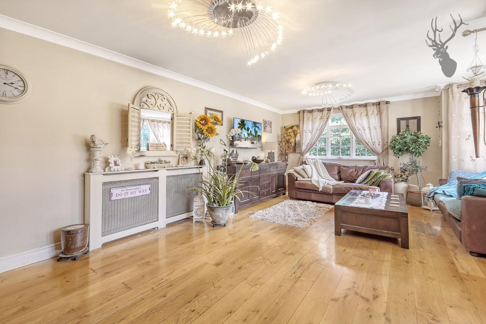 Property For Sale Baldwins Hill, Loughton, IG10 3 Bedroom House