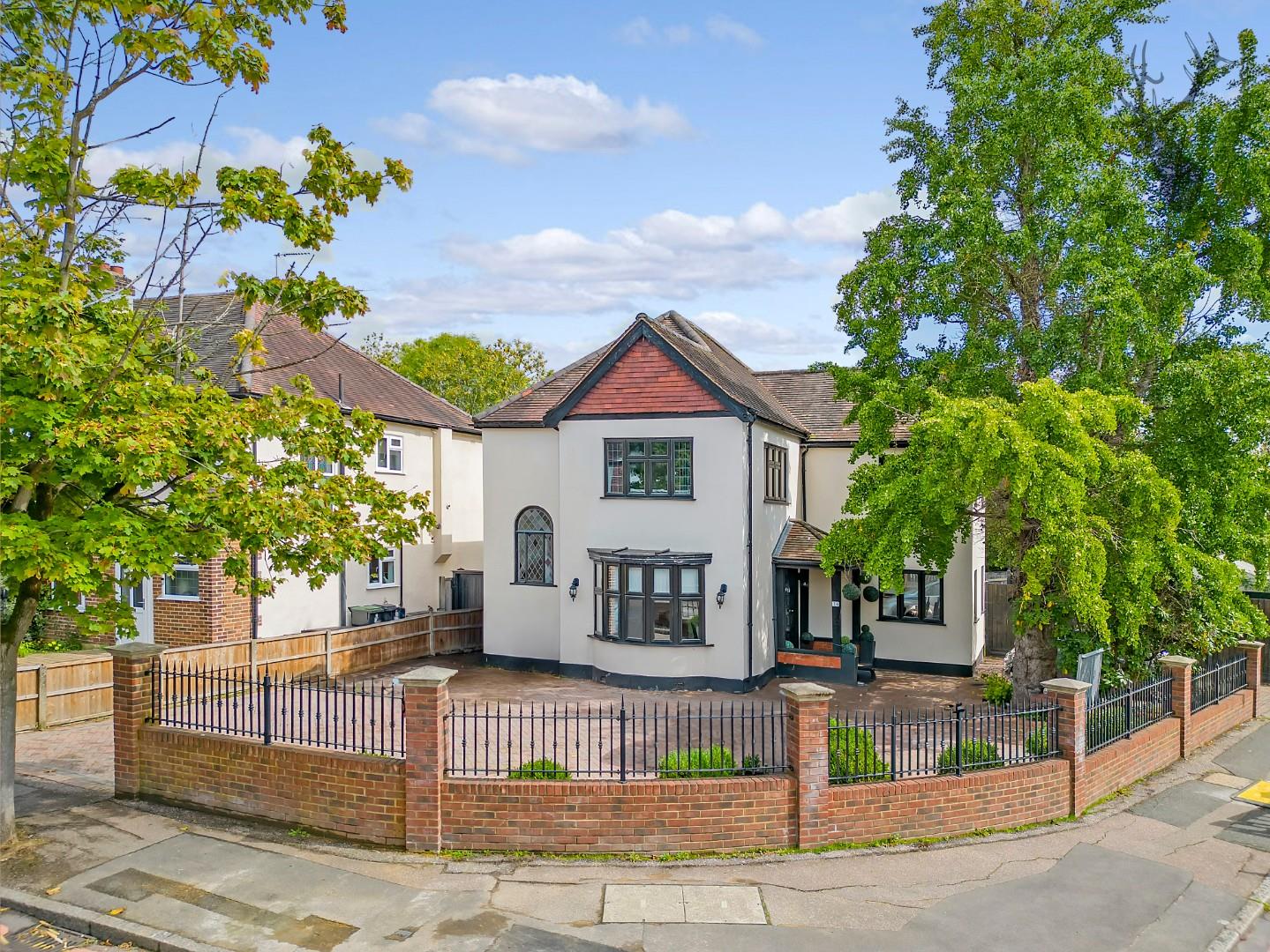 Brook Road Loughton IG10