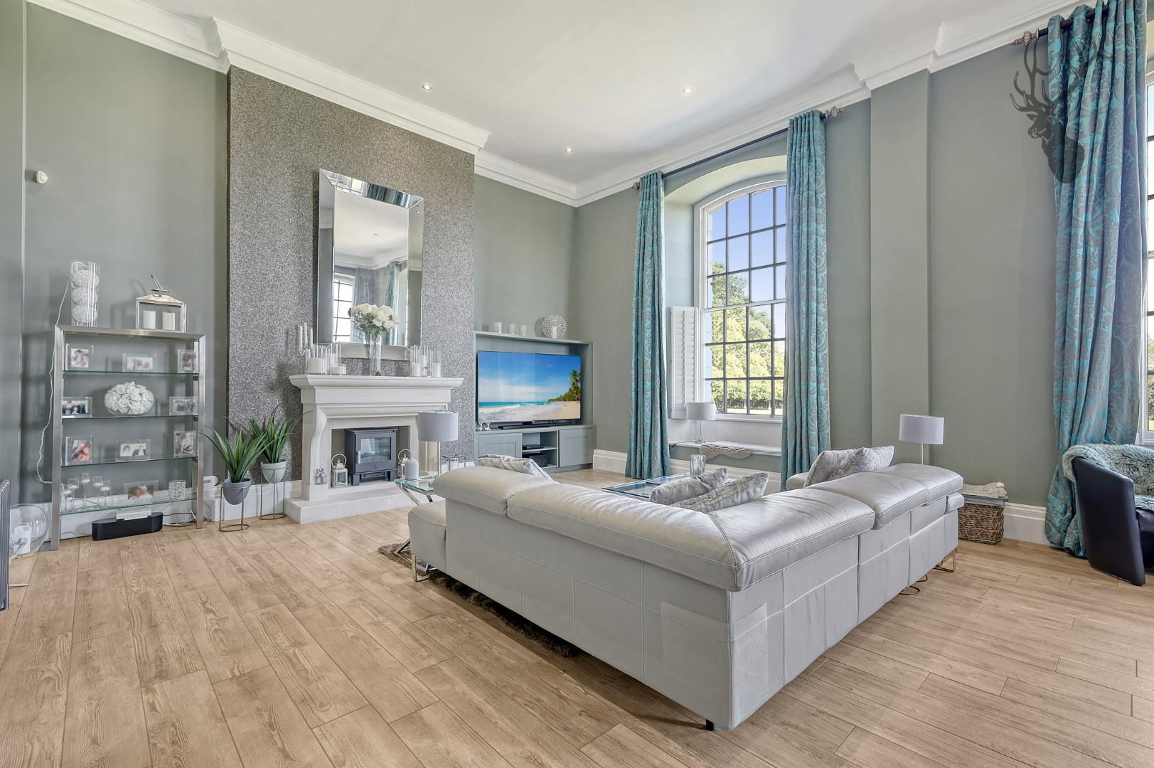 Property For Sale Hill Hall, Theydon Mount, CM16 3 Bedroom Apartment