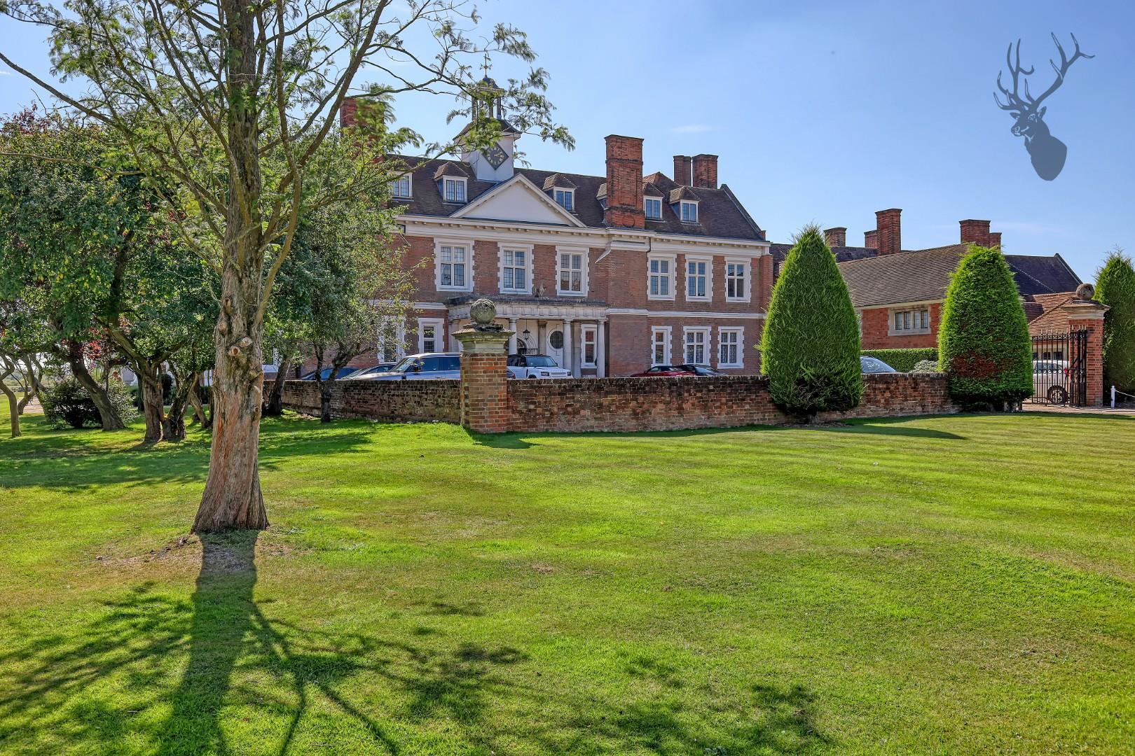 Property For Sale Hill Hall, Theydon Mount, CM16 3 Bedroom Apartment