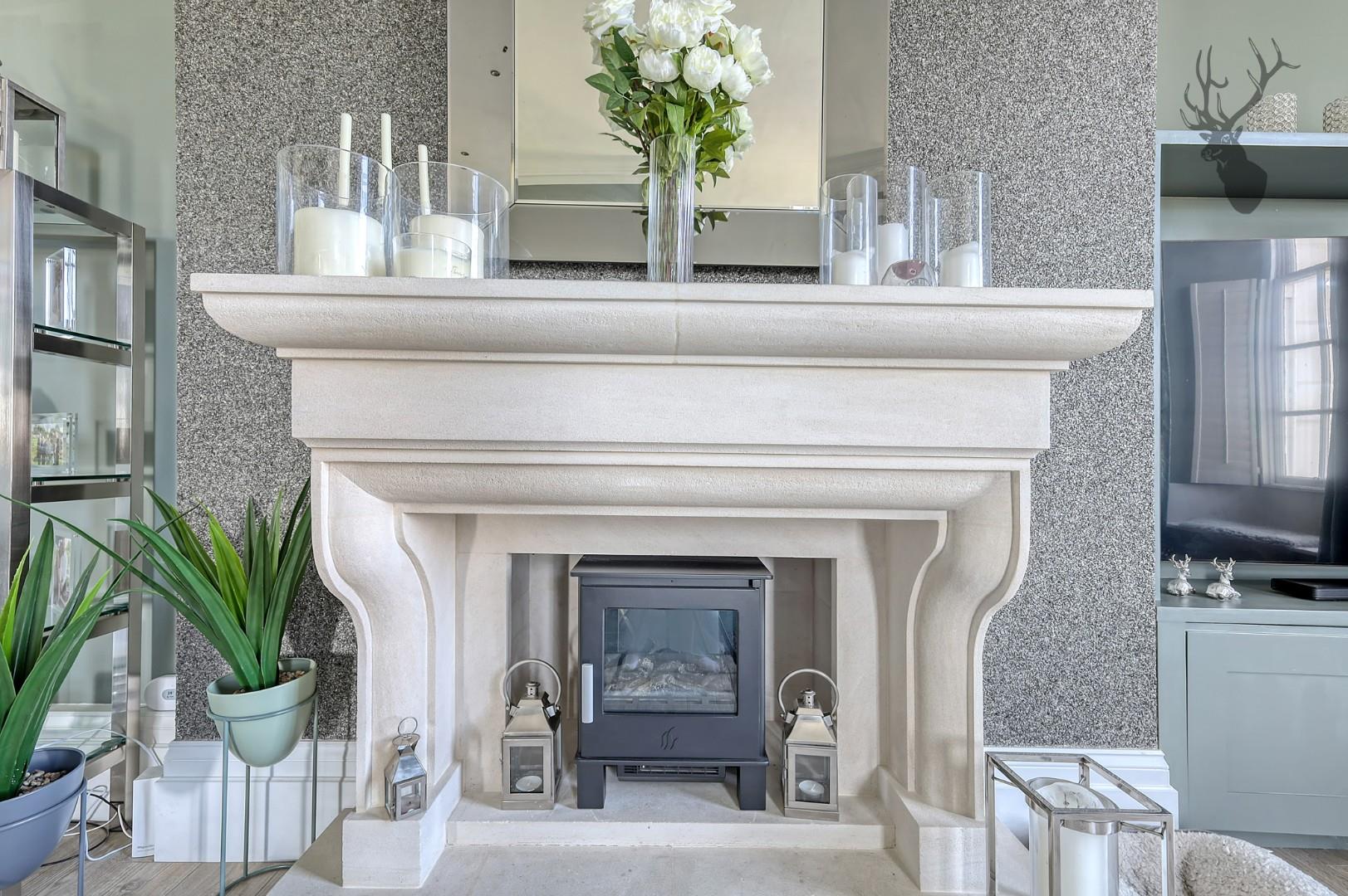 Property For Sale Hill Hall, Theydon Mount, CM16 3 Bedroom Apartment