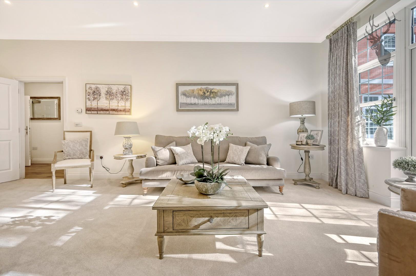 Property For Sale Lambourne Road, Chigwell, IG7 2 Bedroom Apartment