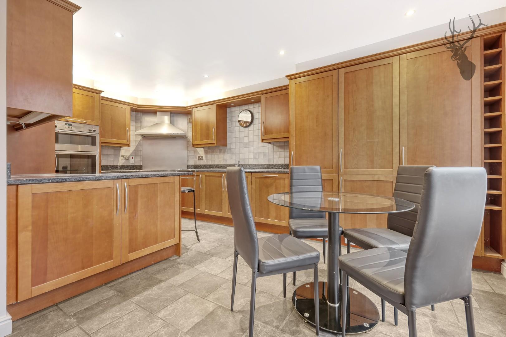 Property For Sale Hill Hall, Theydon Mount, CM16 3 Bedroom House